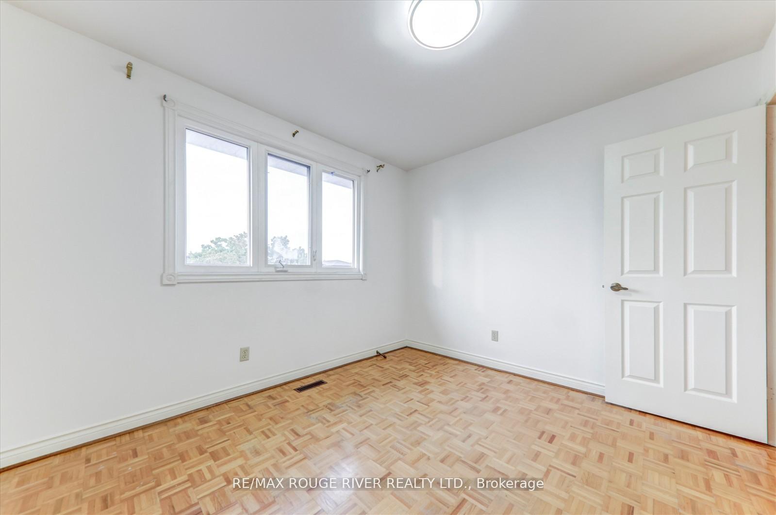 Photo 16 of 23 Jackman Crescent, Vaughan, West Woodbridge — HOMEH