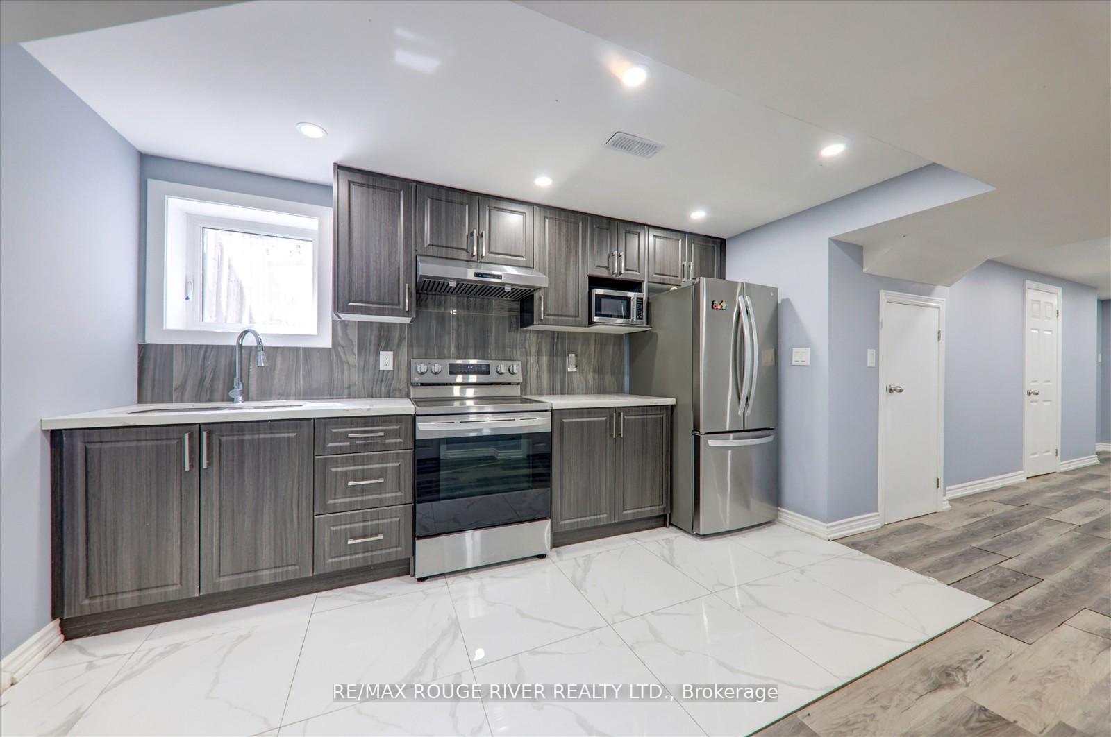 Photo 11 of 23 Jackman Crescent, Vaughan, West Woodbridge — HOMEH