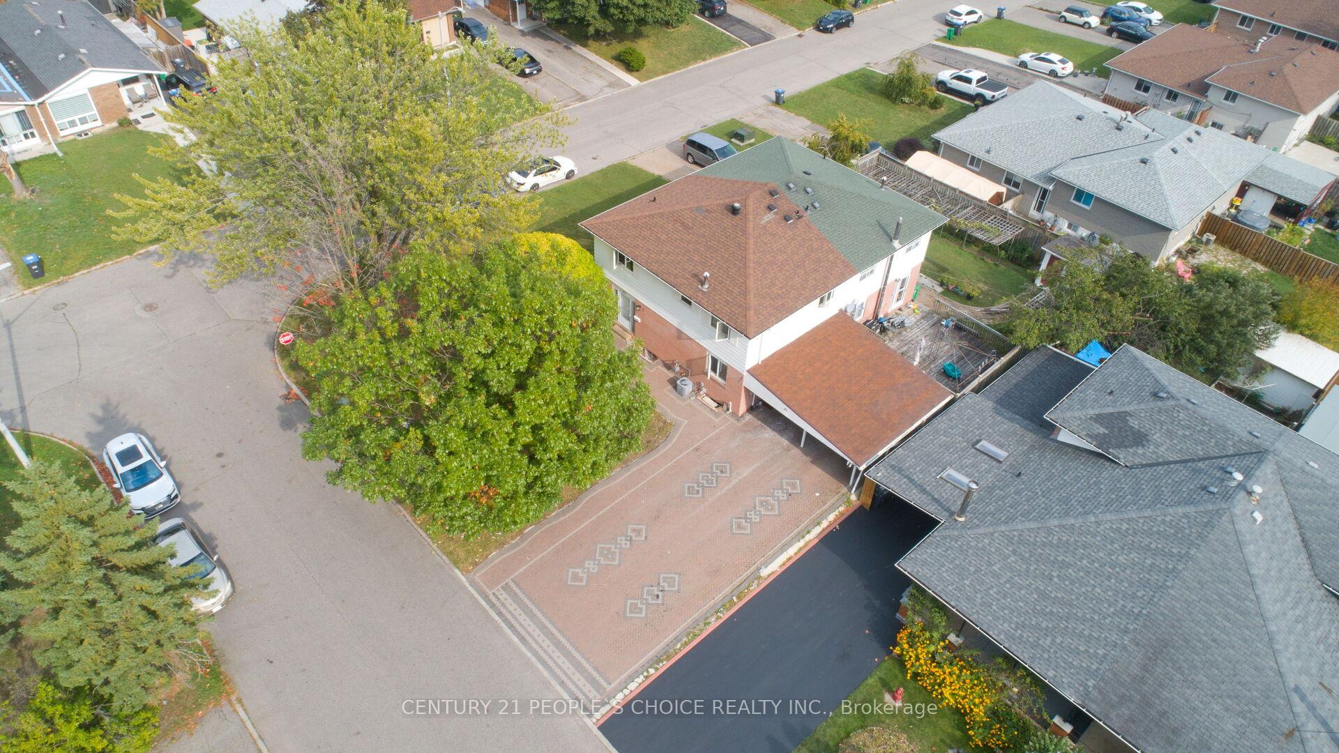 Photo 11 of 82 Davenport Crescent, Brampton, Southgate — HOMEH