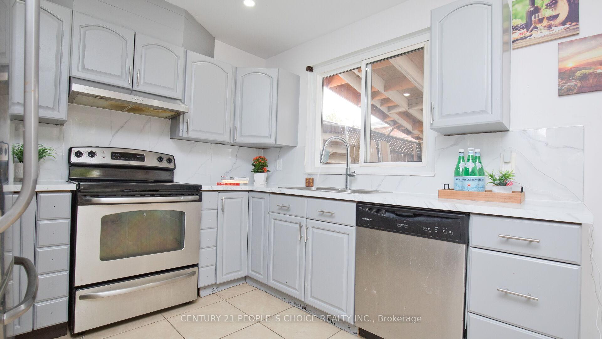 Photo 17 of 82 Davenport Crescent, Brampton, Southgate — HOMEH