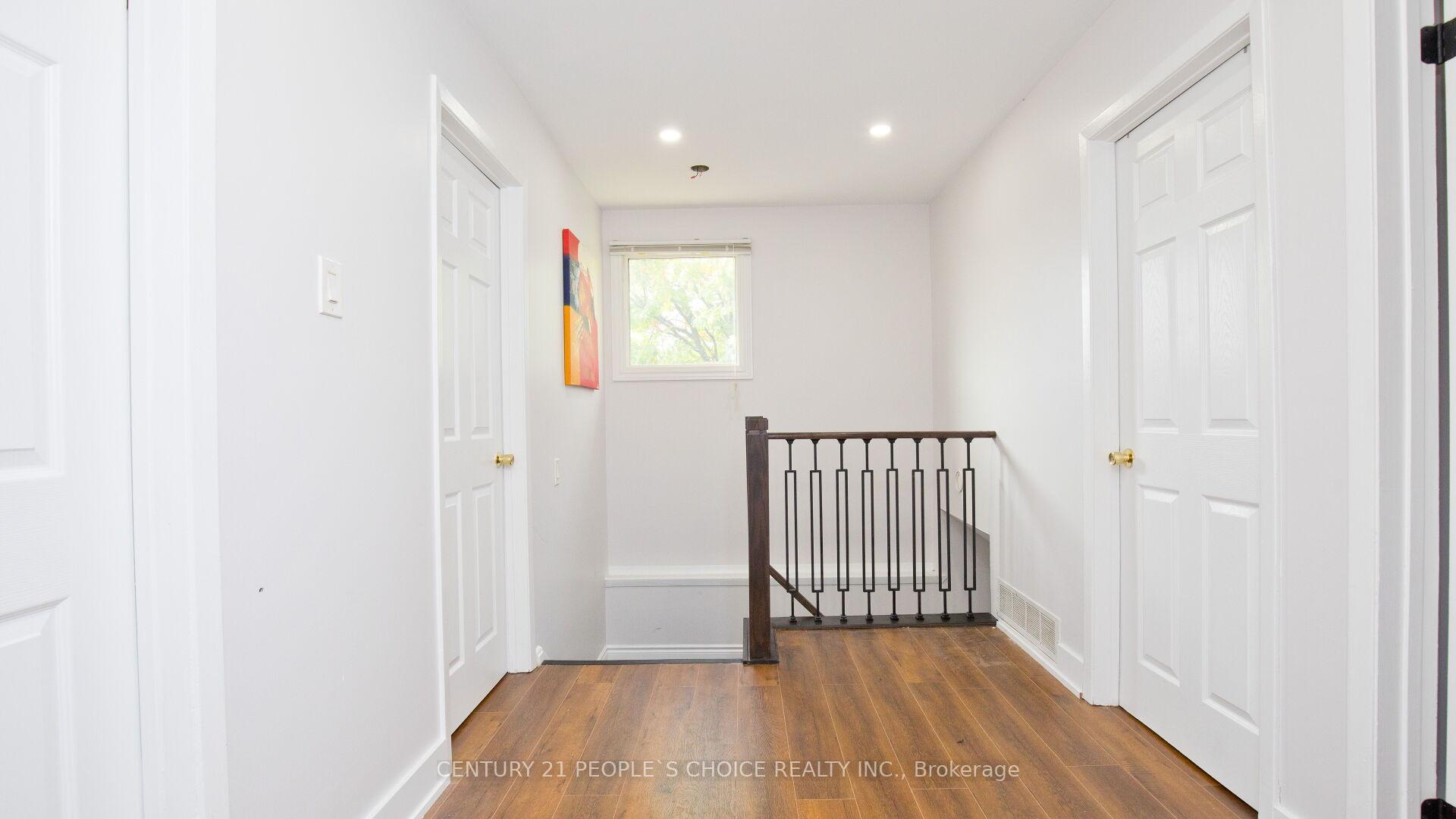 Photo 3 of 82 Davenport Crescent, Brampton, Southgate — HOMEH