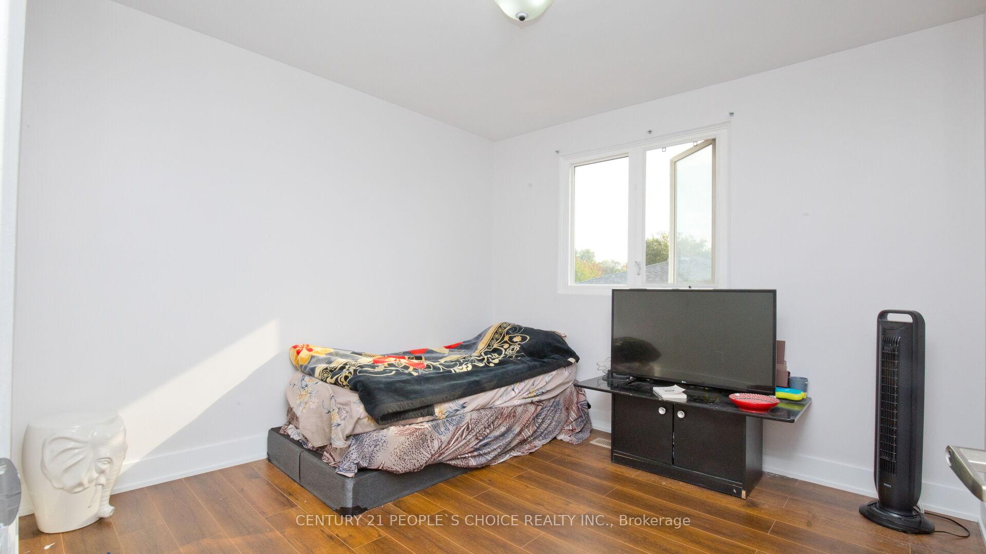 Photo 14 of 82 Davenport Crescent, Brampton, Southgate — HOMEH