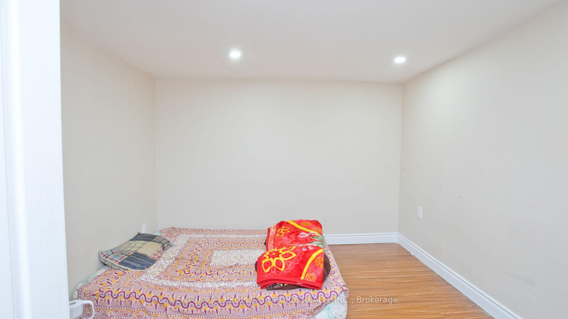 Photo 28 of 82 Davenport Crescent, Brampton, Southgate — HOMEH