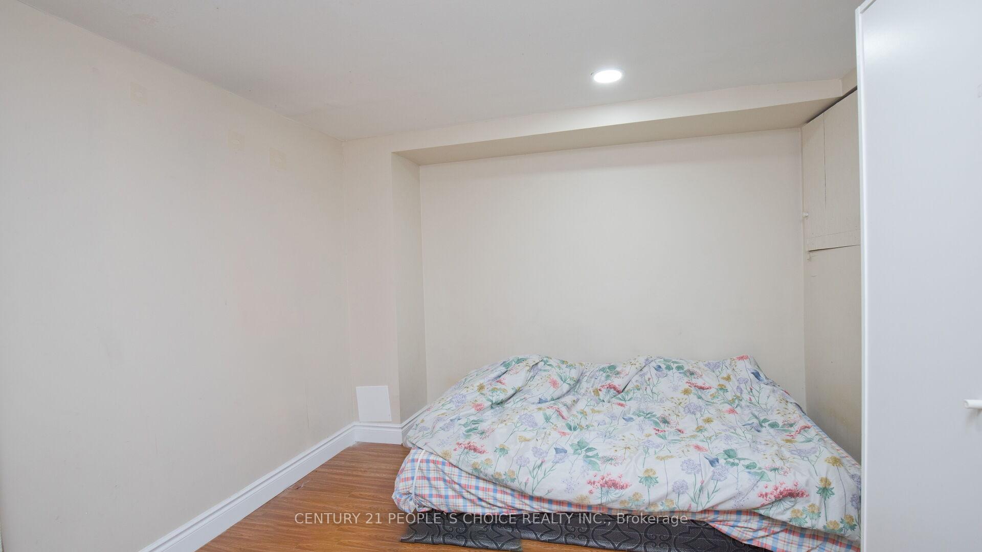 Photo 12 of 82 Davenport Crescent, Brampton, Southgate — HOMEH