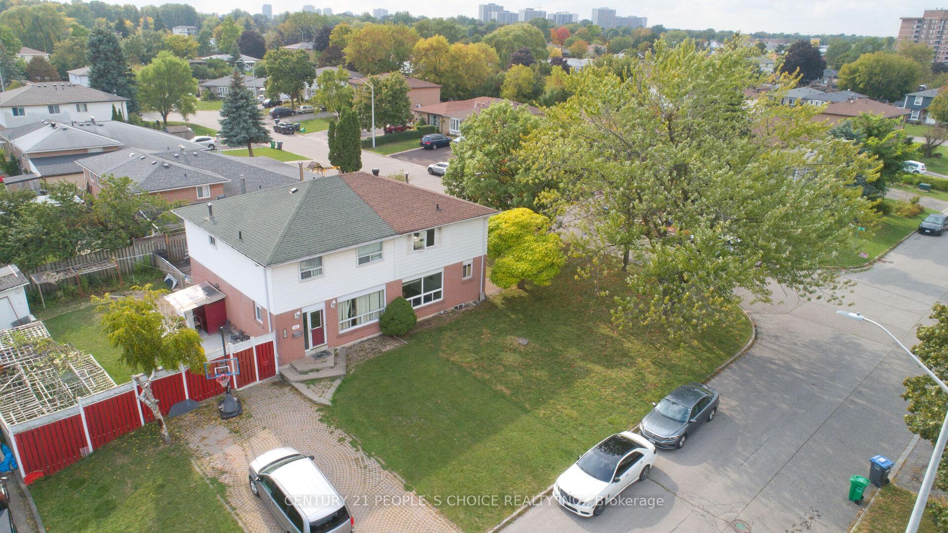 Photo 37 of 82 Davenport Crescent, Brampton, Southgate — HOMEH