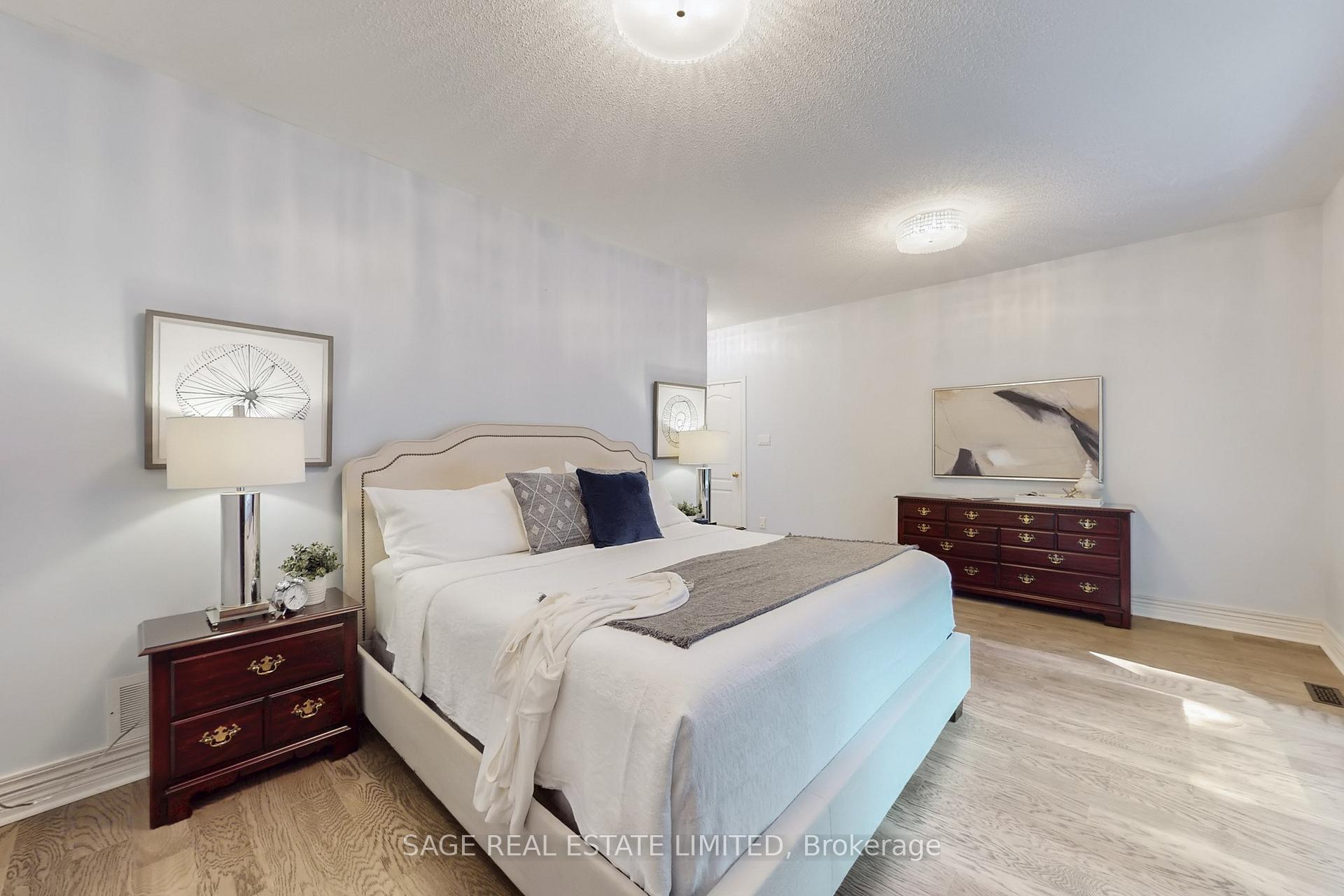 Photo 4 of 91 Twyn Rivers Drive, Pickering, Rougemount — HOMEH