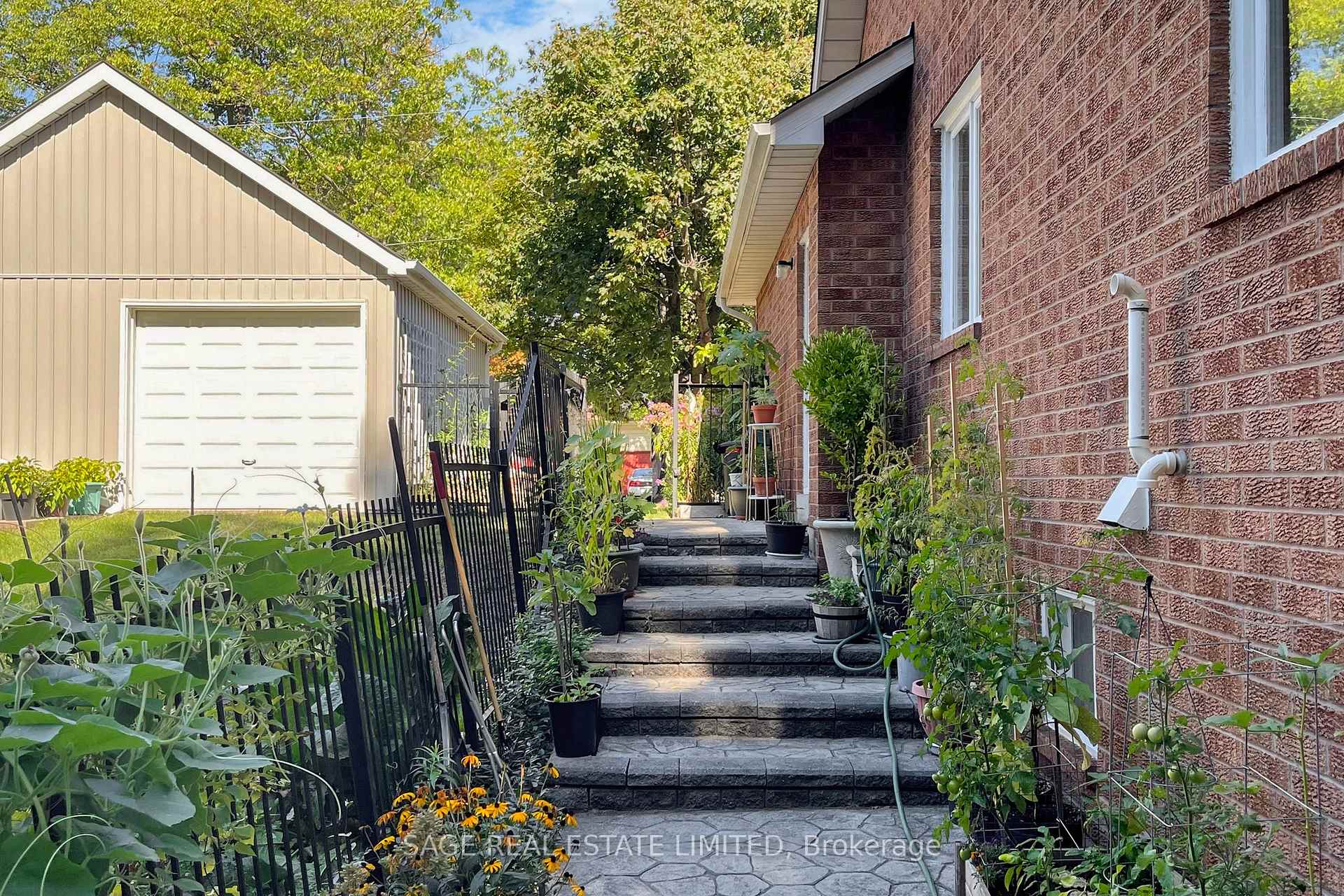 Photo 42 of 91 Twyn Rivers Drive, Pickering, Rougemount — HOMEH