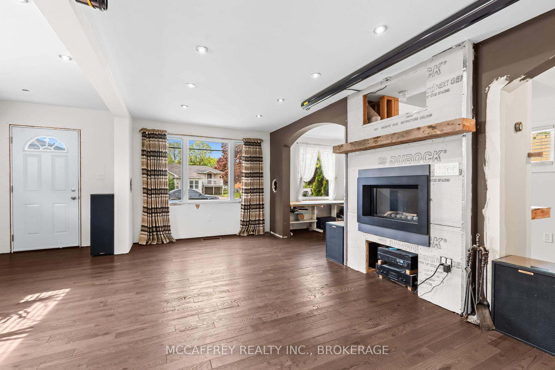 Photo 3 of 120 Baiden Street, Kingston, Central City West — HOMEH
