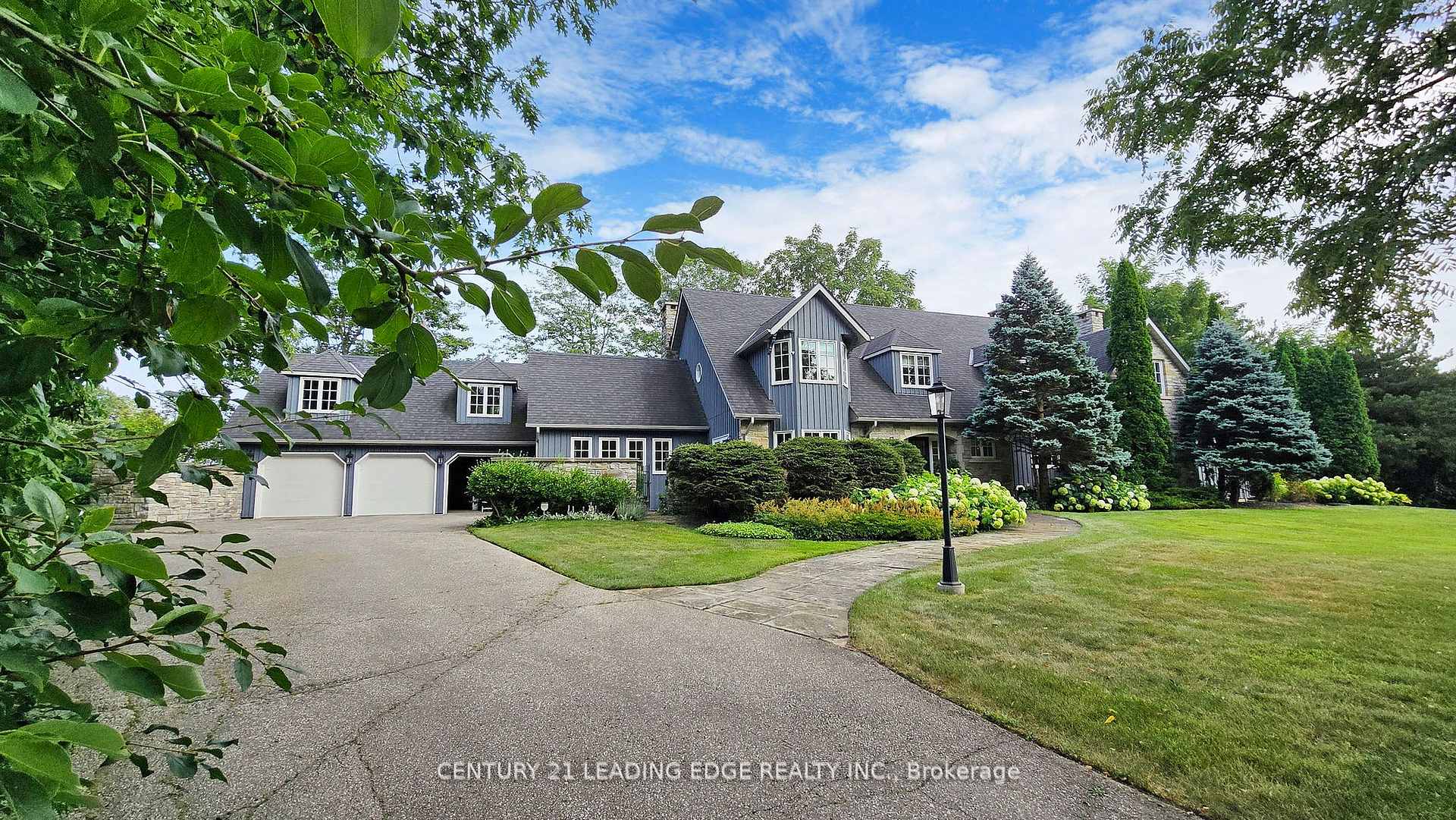 Photo 1 of 23 Walnut Glen Place, Markham, Devil's Elbow — HOMEH