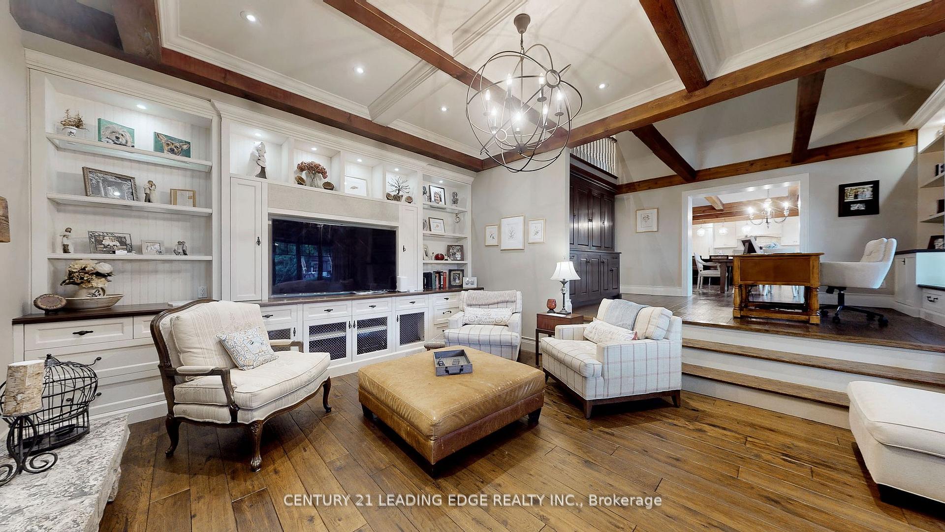 Photo 4 of 23 Walnut Glen Place, Markham, Devil's Elbow — HOMEH