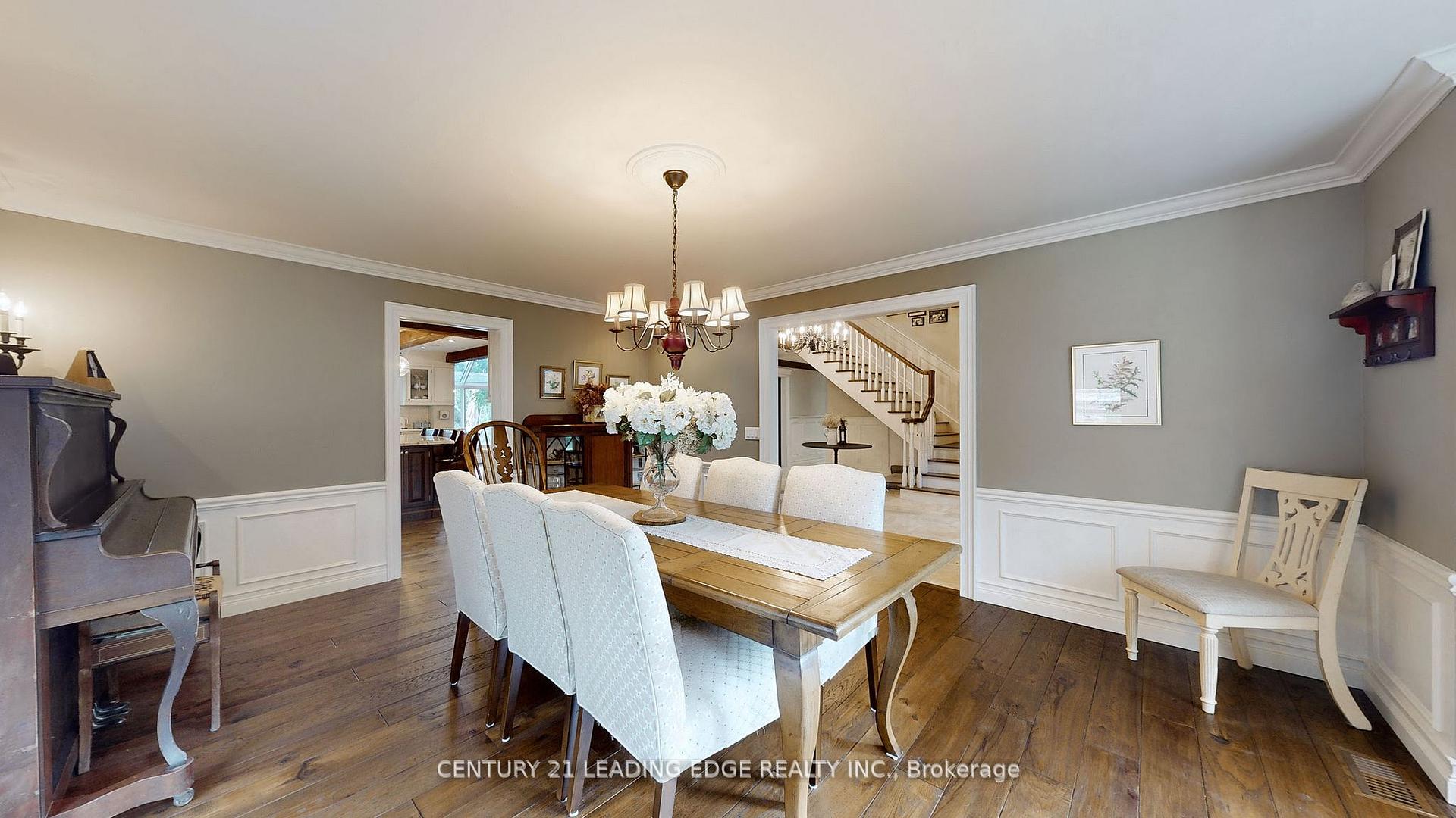 Photo 2 of 23 Walnut Glen Place, Markham, Devil's Elbow — HOMEH