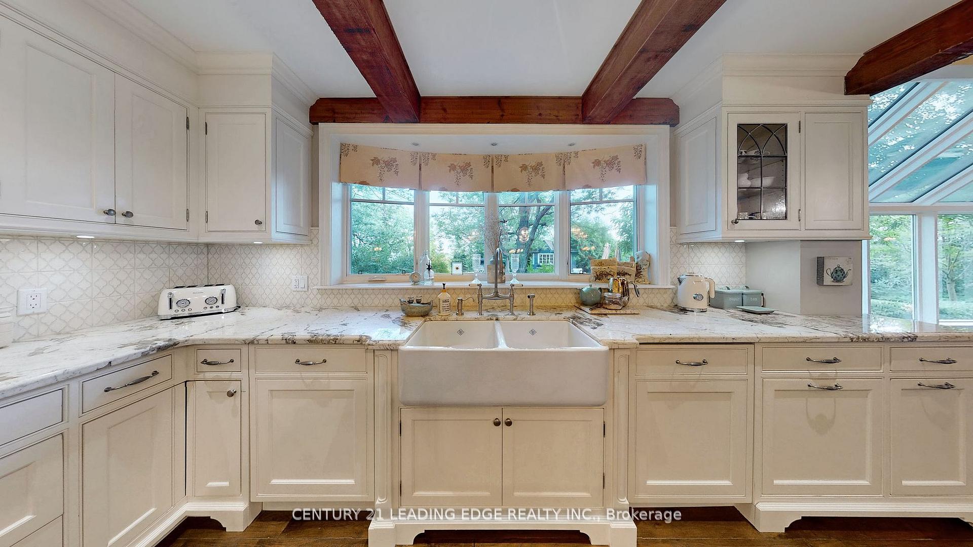 Photo 7 of 23 Walnut Glen Place, Markham, Devil's Elbow — HOMEH