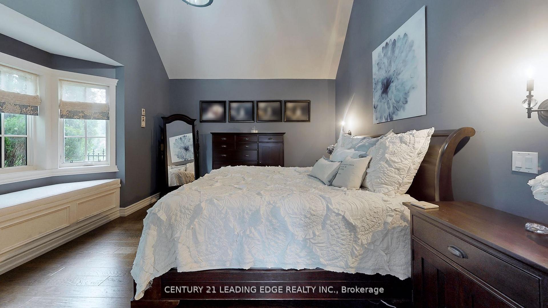 Photo 17 of 23 Walnut Glen Place, Markham, Devil's Elbow — HOMEH