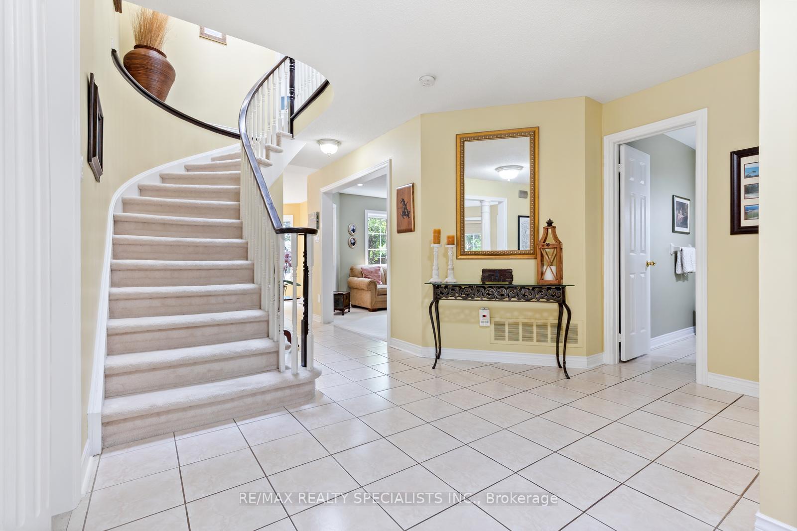 Photo 2 of 6847 Summer Heights Drive, Mississauga, Lisgar — HOMEH