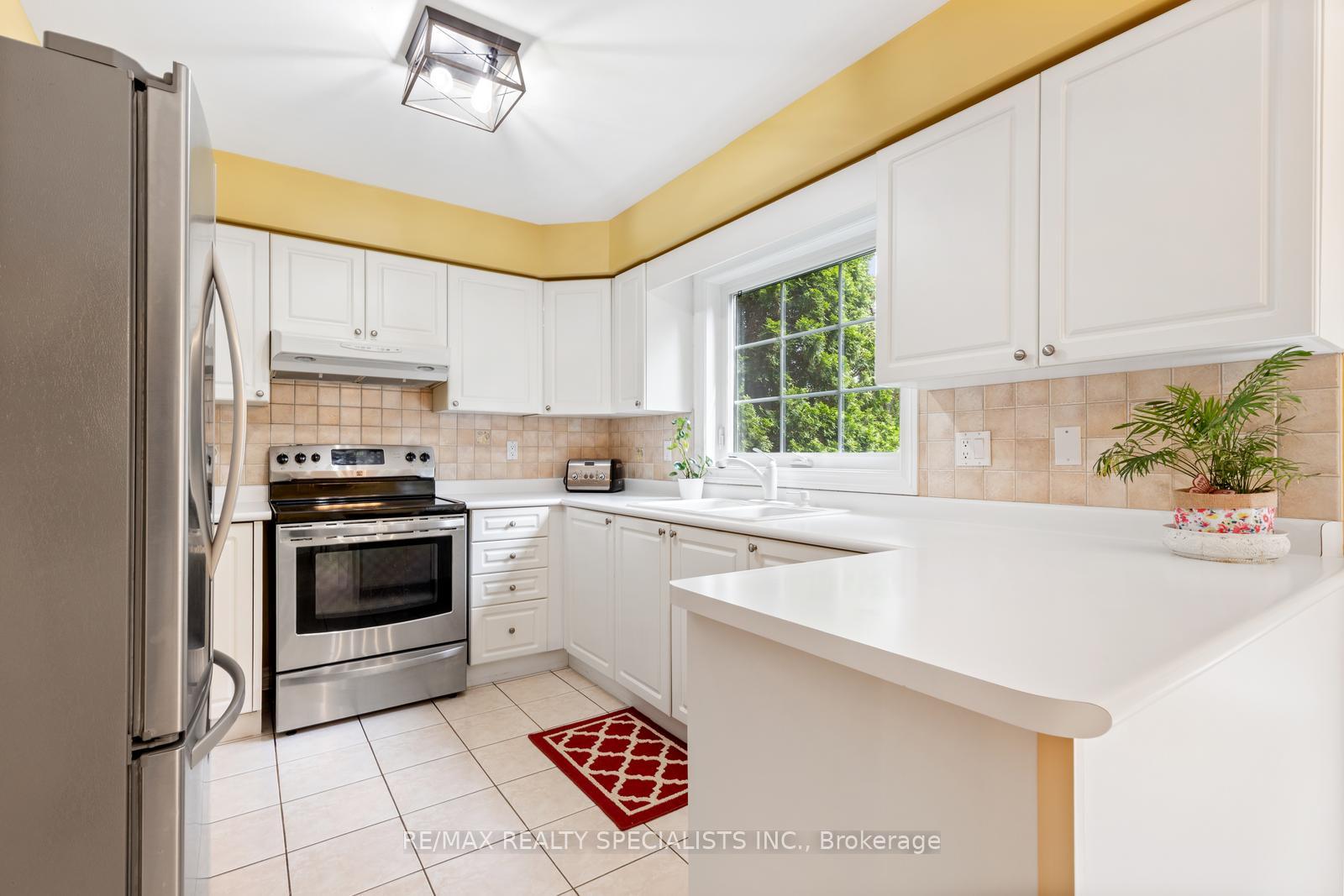 Photo 5 of 6847 Summer Heights Drive, Mississauga, Lisgar — HOMEH