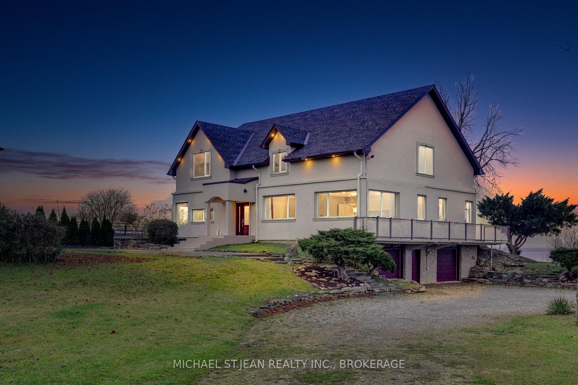 Photo 1 of 827 Ridge Road, Hamilton, Stoney Creek — HOMEH