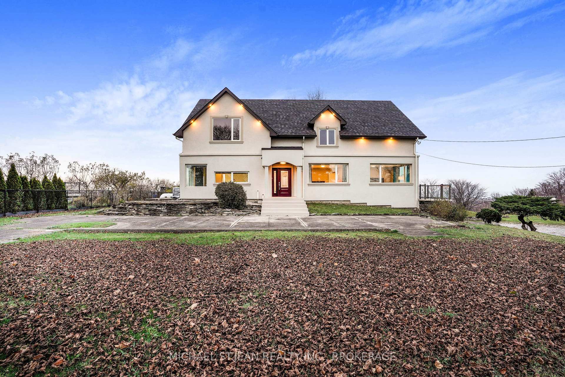 Photo 8 of 827 Ridge Road, Hamilton, Stoney Creek — HOMEH