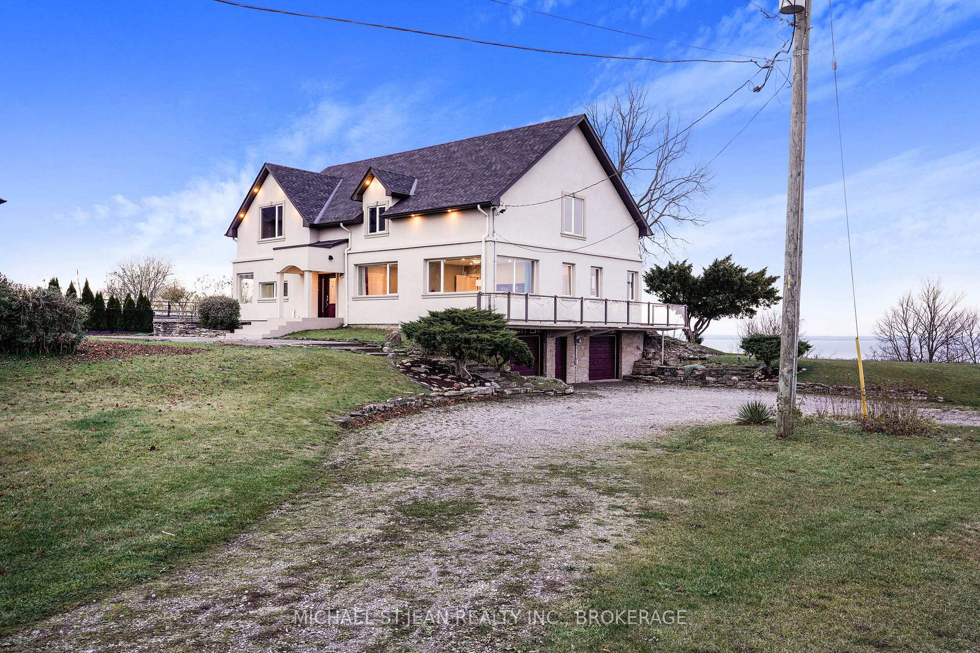 Photo 5 of 827 Ridge Road, Hamilton, Stoney Creek — HOMEH