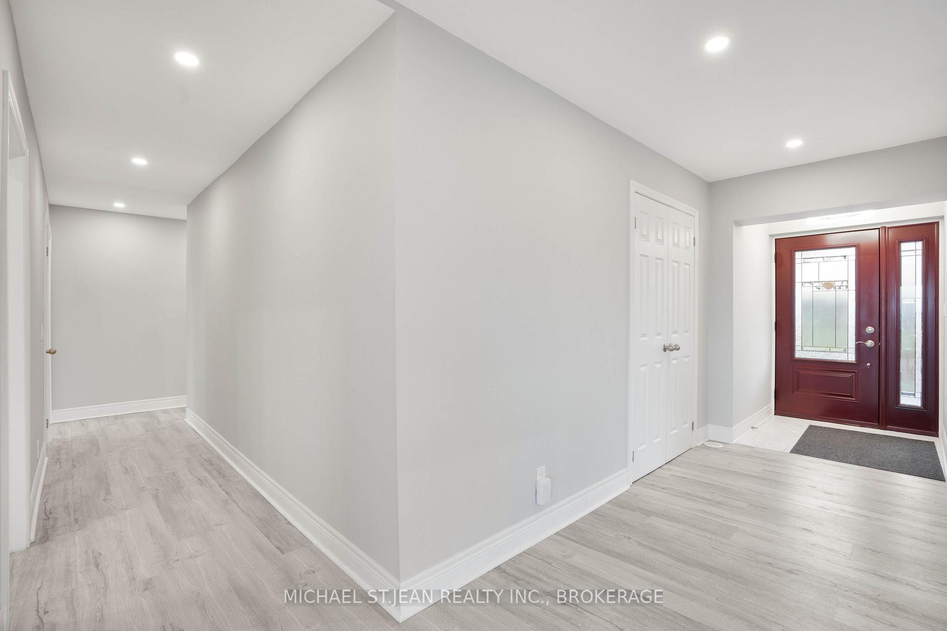Photo 7 of 827 Ridge Road, Hamilton, Stoney Creek — HOMEH