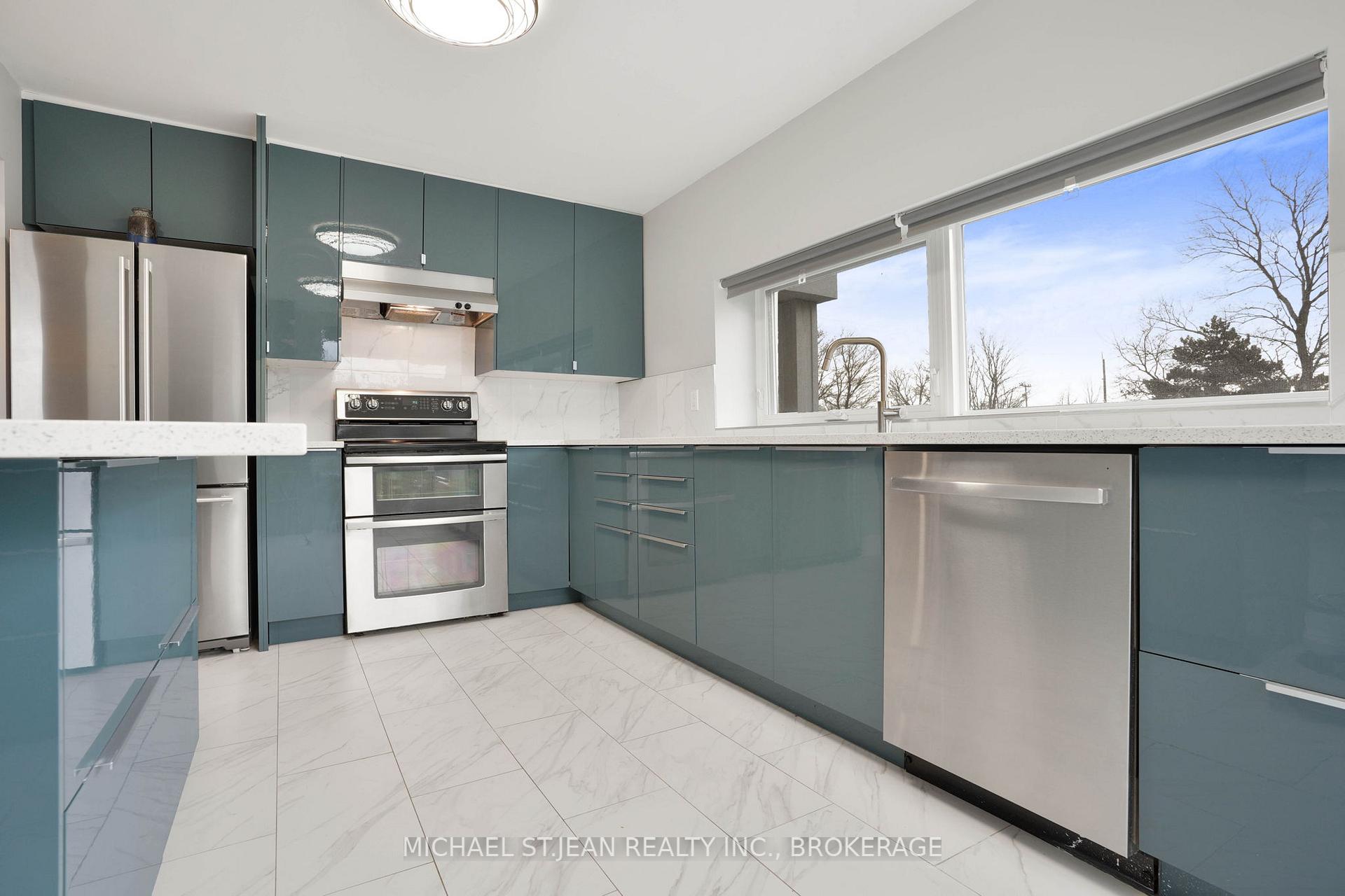 Photo 13 of 827 Ridge Road, Hamilton, Stoney Creek — HOMEH