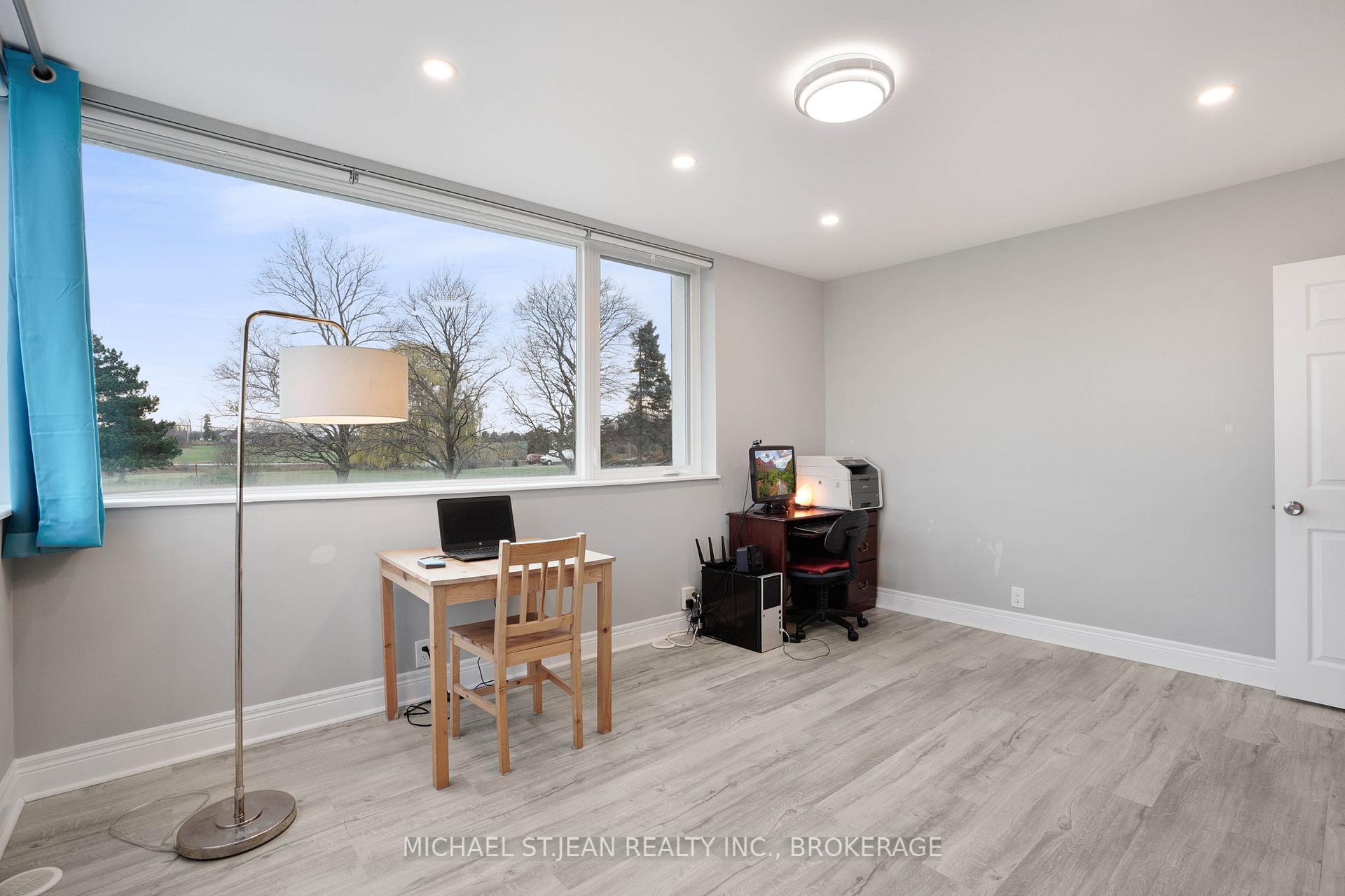 Photo 19 of 827 Ridge Road, Hamilton, Stoney Creek — HOMEH