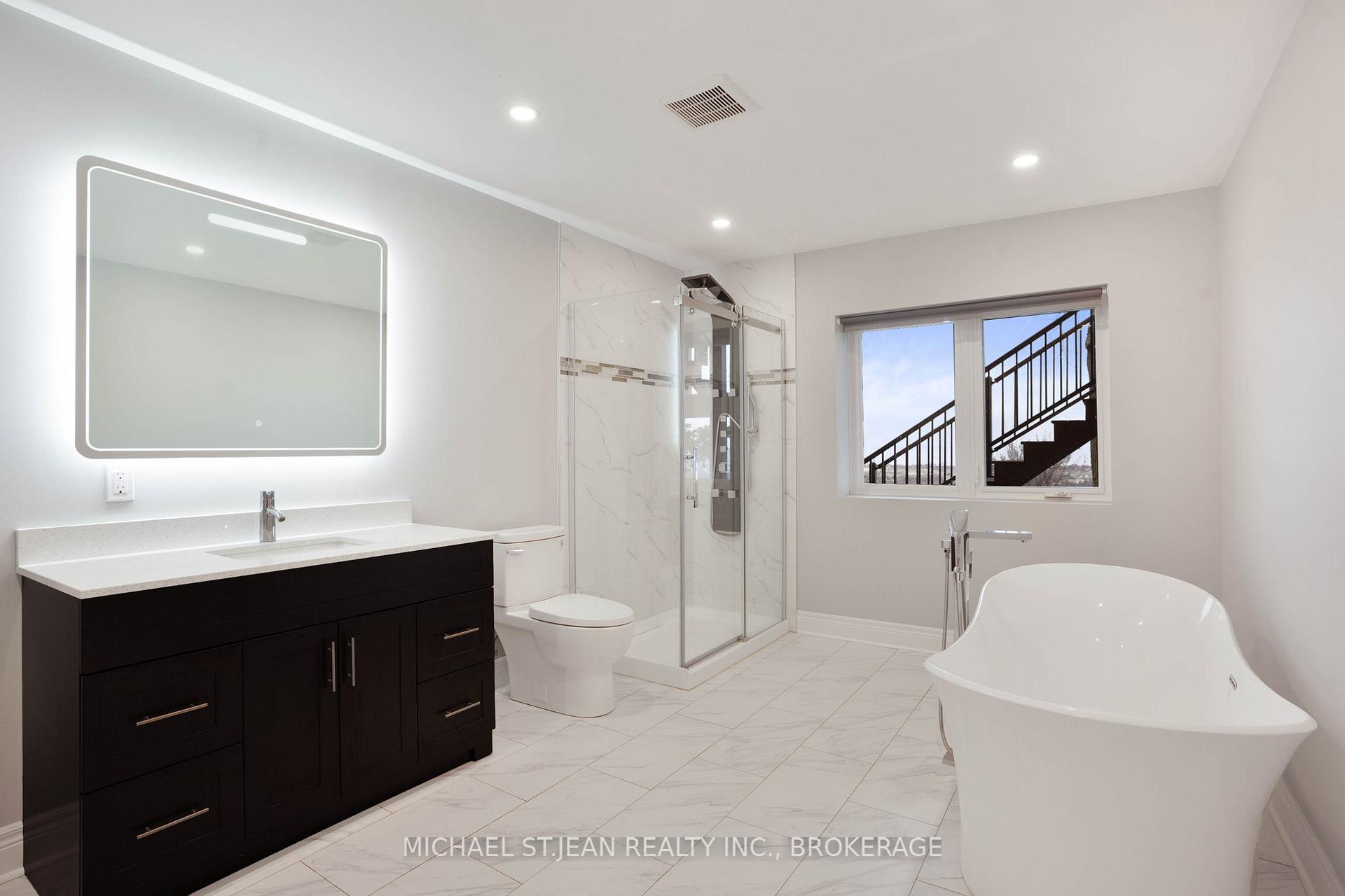 Photo 22 of 827 Ridge Road, Hamilton, Stoney Creek — HOMEH