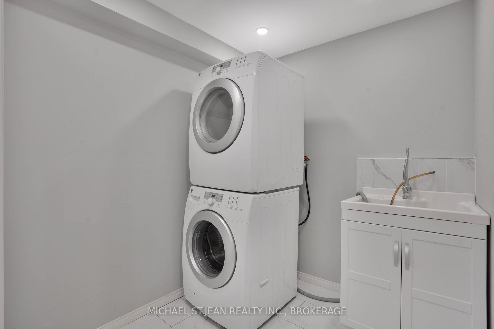 Photo 26 of 827 Ridge Road, Hamilton, Stoney Creek — HOMEH