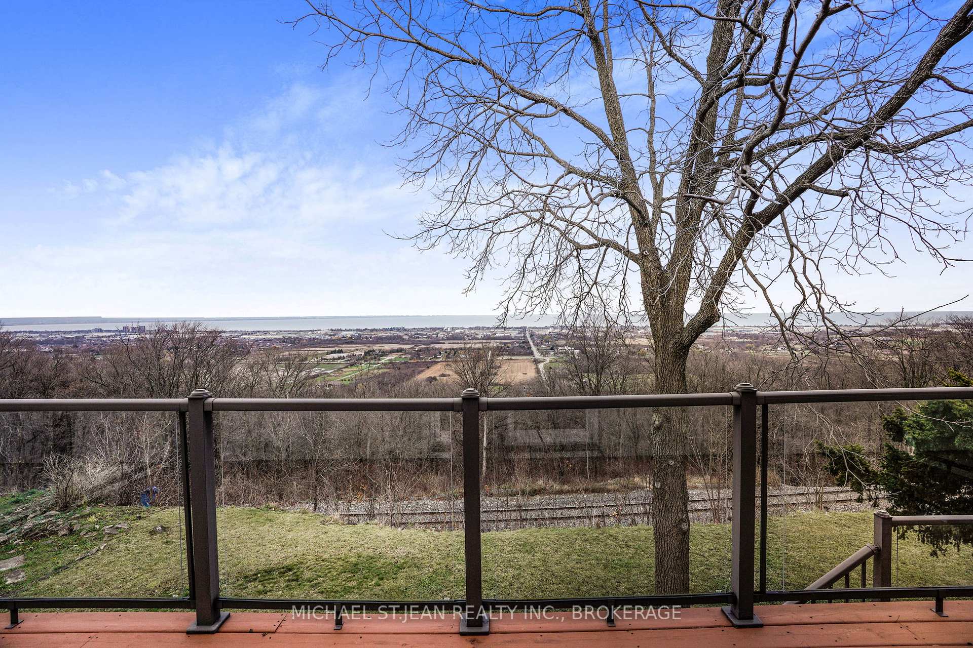 Photo 31 of 827 Ridge Road, Hamilton, Stoney Creek — HOMEH