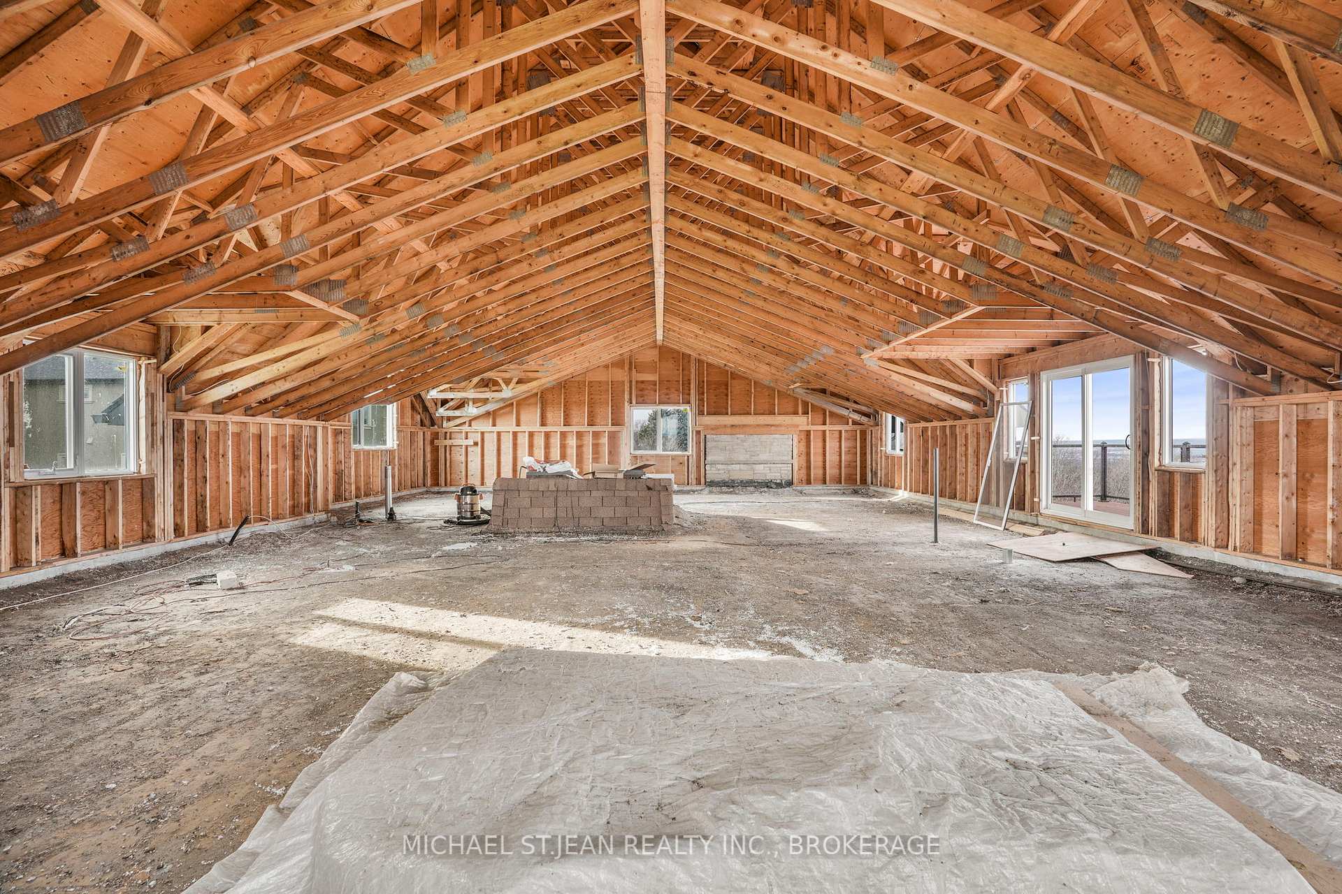 Photo 33 of 827 Ridge Road, Hamilton, Stoney Creek — HOMEH