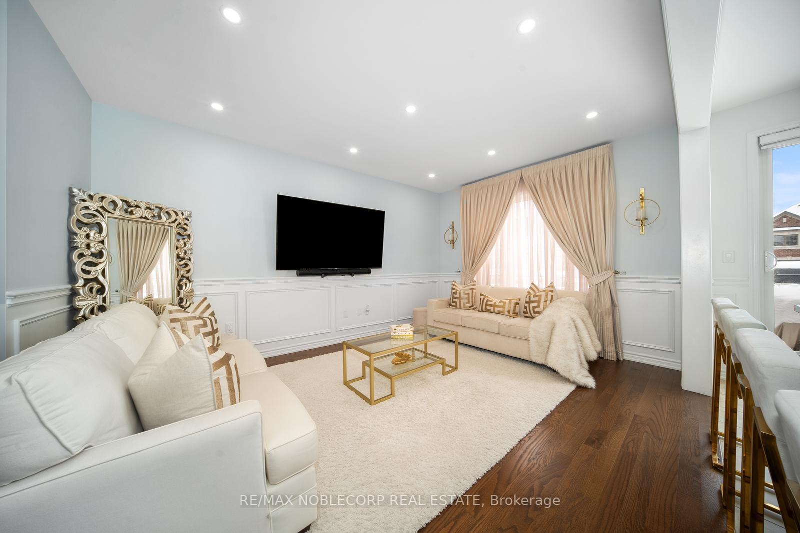 Photo 3 of 57 Mc Michael Avenue, Vaughan, Kleinburg — HOMEH