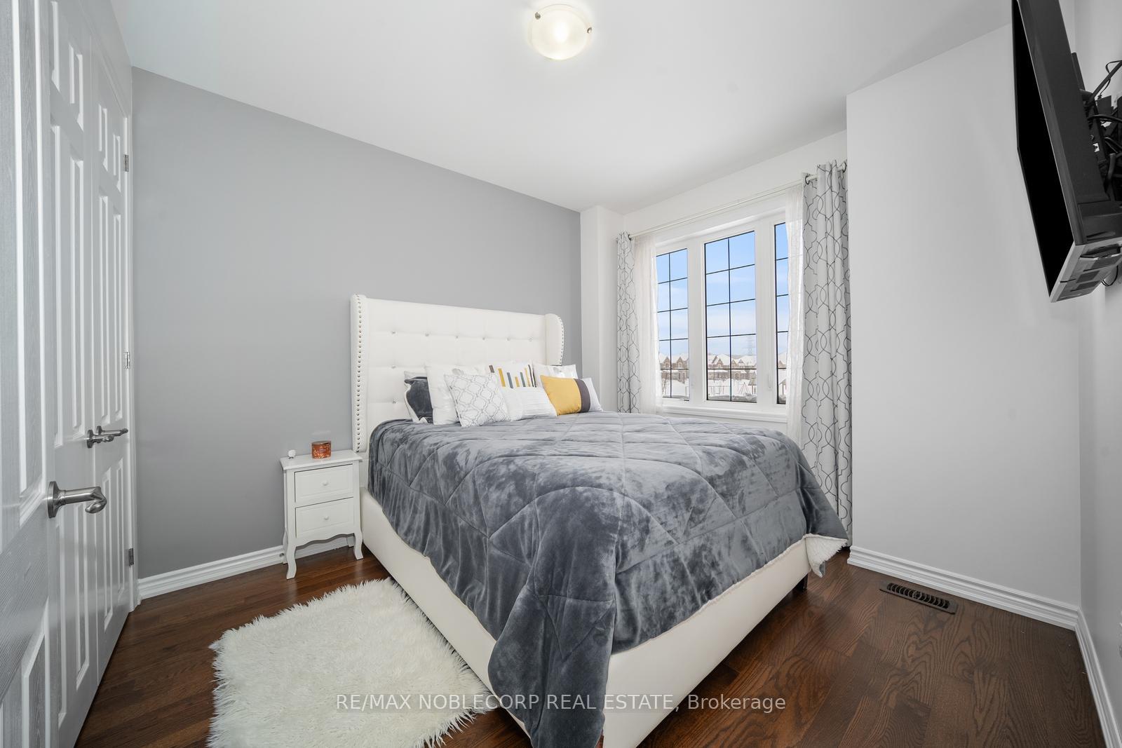 Photo 10 of 57 Mc Michael Avenue, Vaughan, Kleinburg — HOMEH