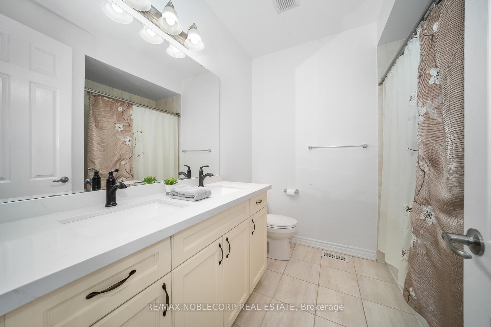 Photo 12 of 57 Mc Michael Avenue, Vaughan, Kleinburg — HOMEH