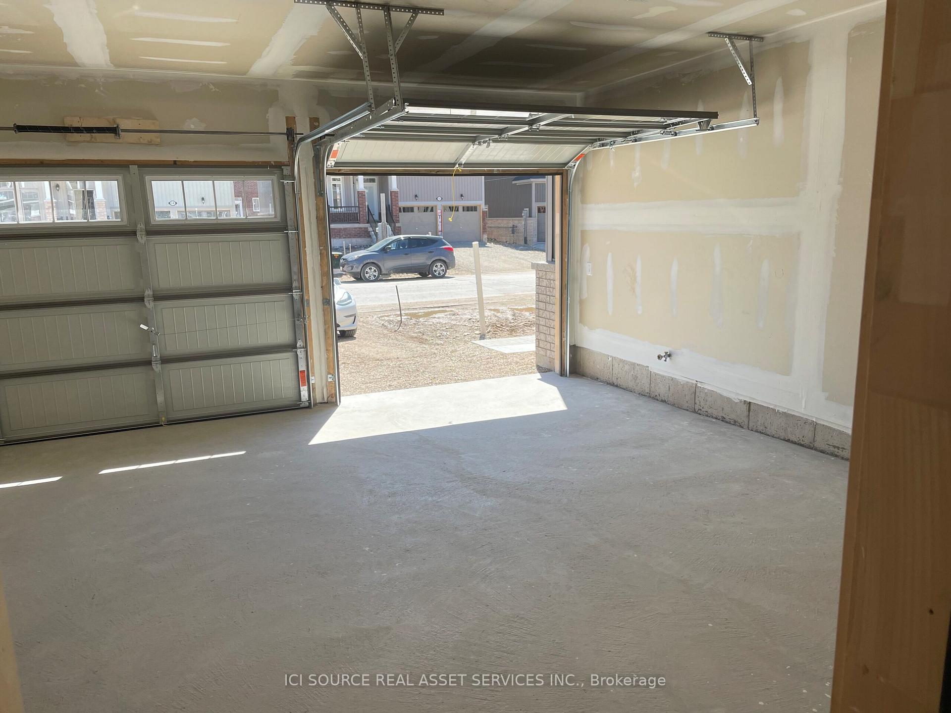 Photo 3 of 13 McLean Avenue, Collingwood — HOMEH