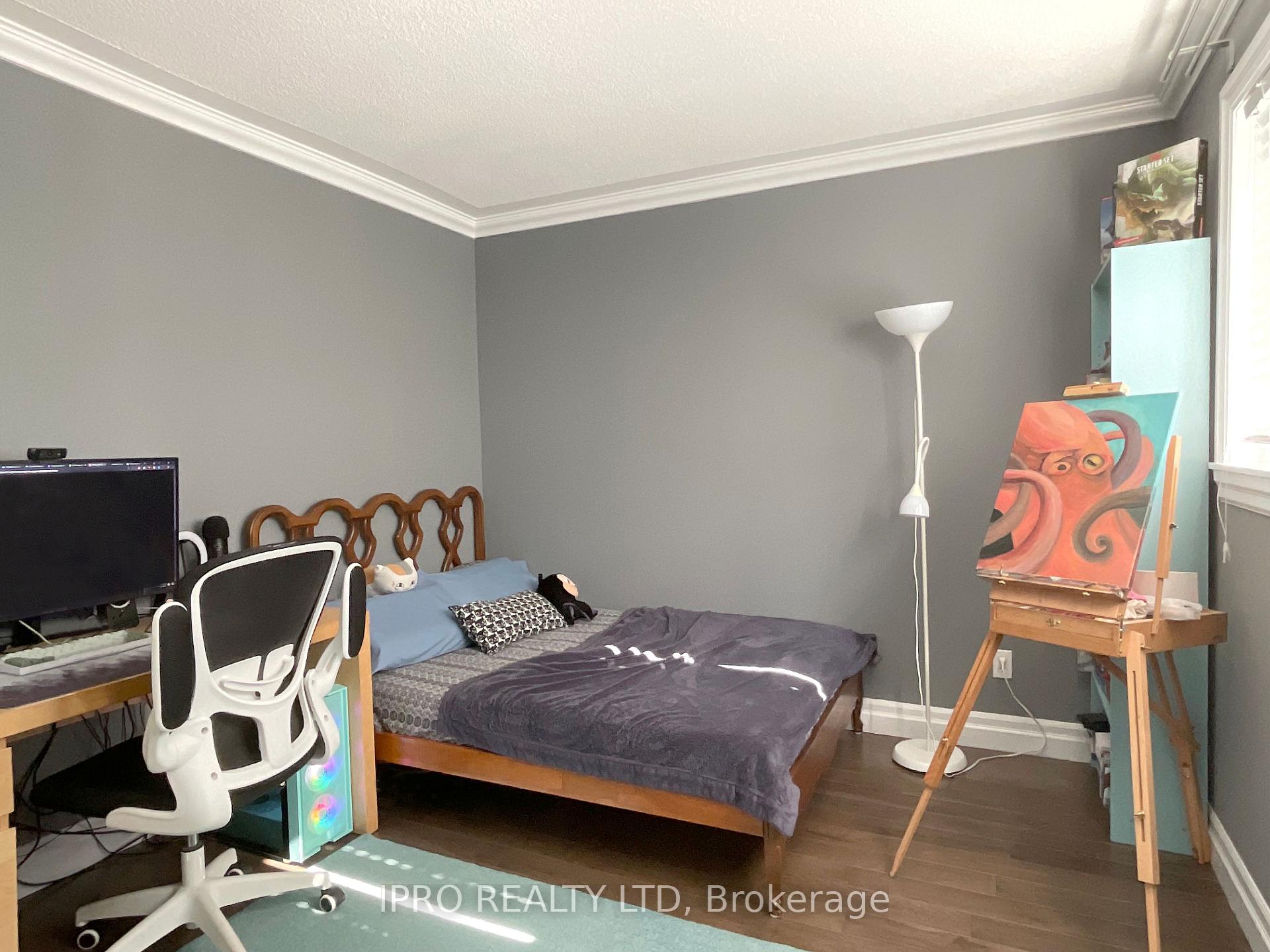 Photo 12 of 73 Wright Crescent, Caledon, Bolton North — HOMEH