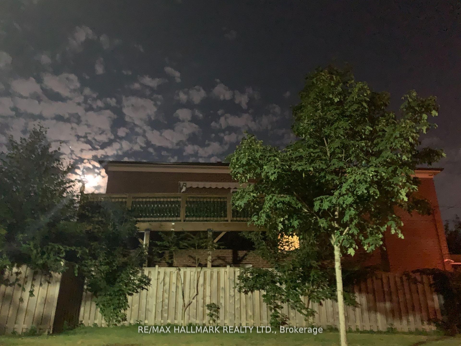 Front of 263 Oak Park Avenue