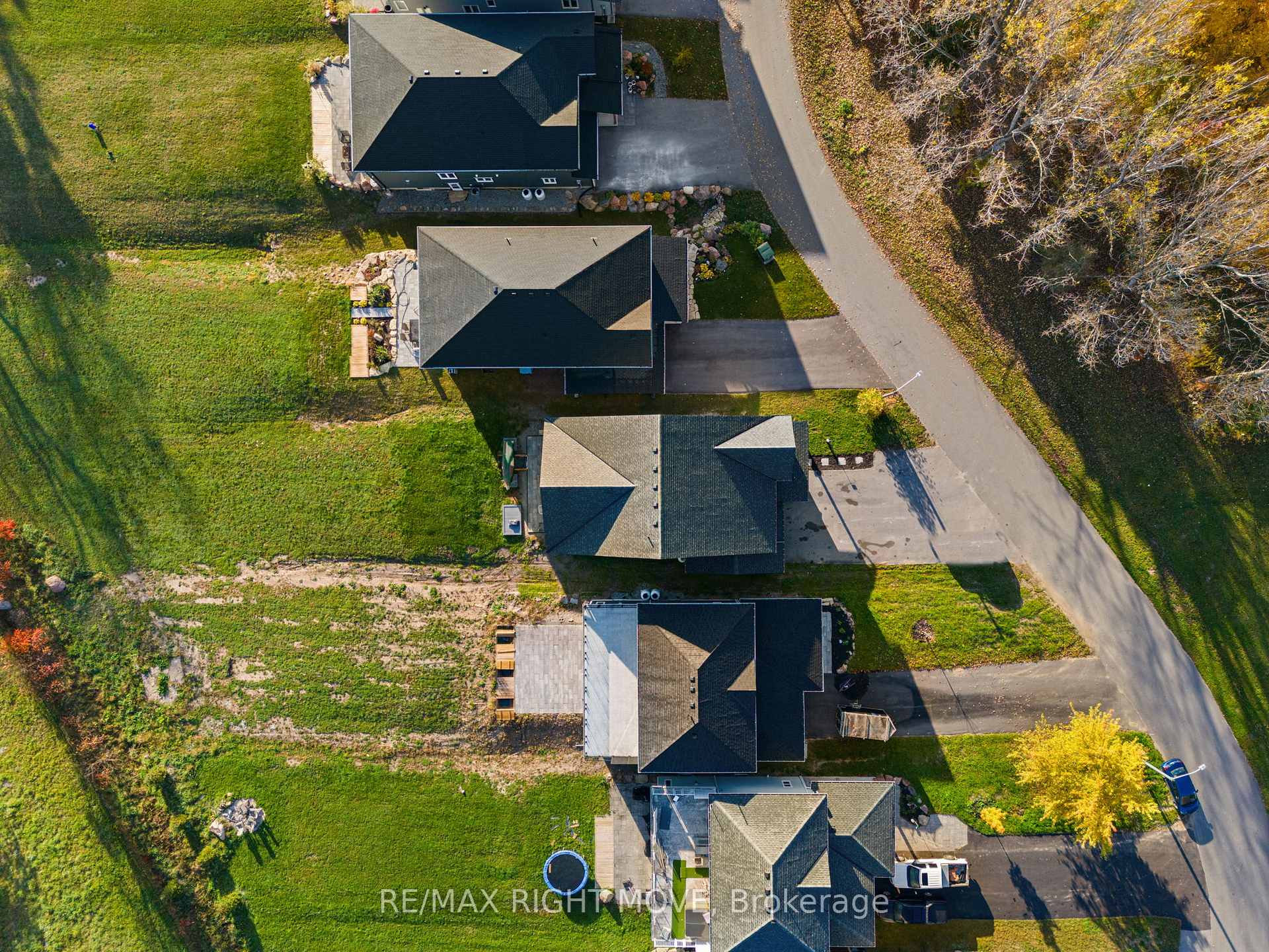 Photo 12 of 39 Rosy Beach Court, Ramara, Rural Ramara — HOMEH