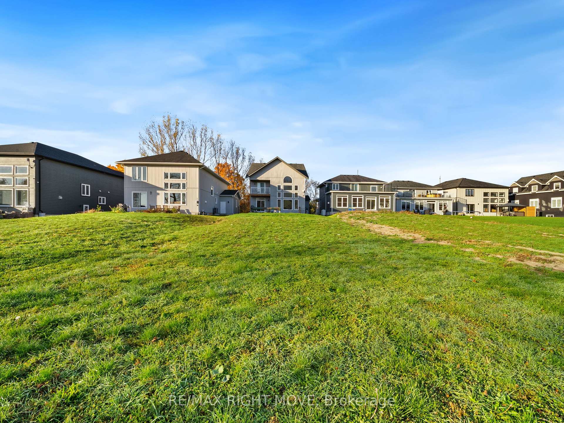 Photo 11 of 39 Rosy Beach Court, Ramara, Rural Ramara — HOMEH