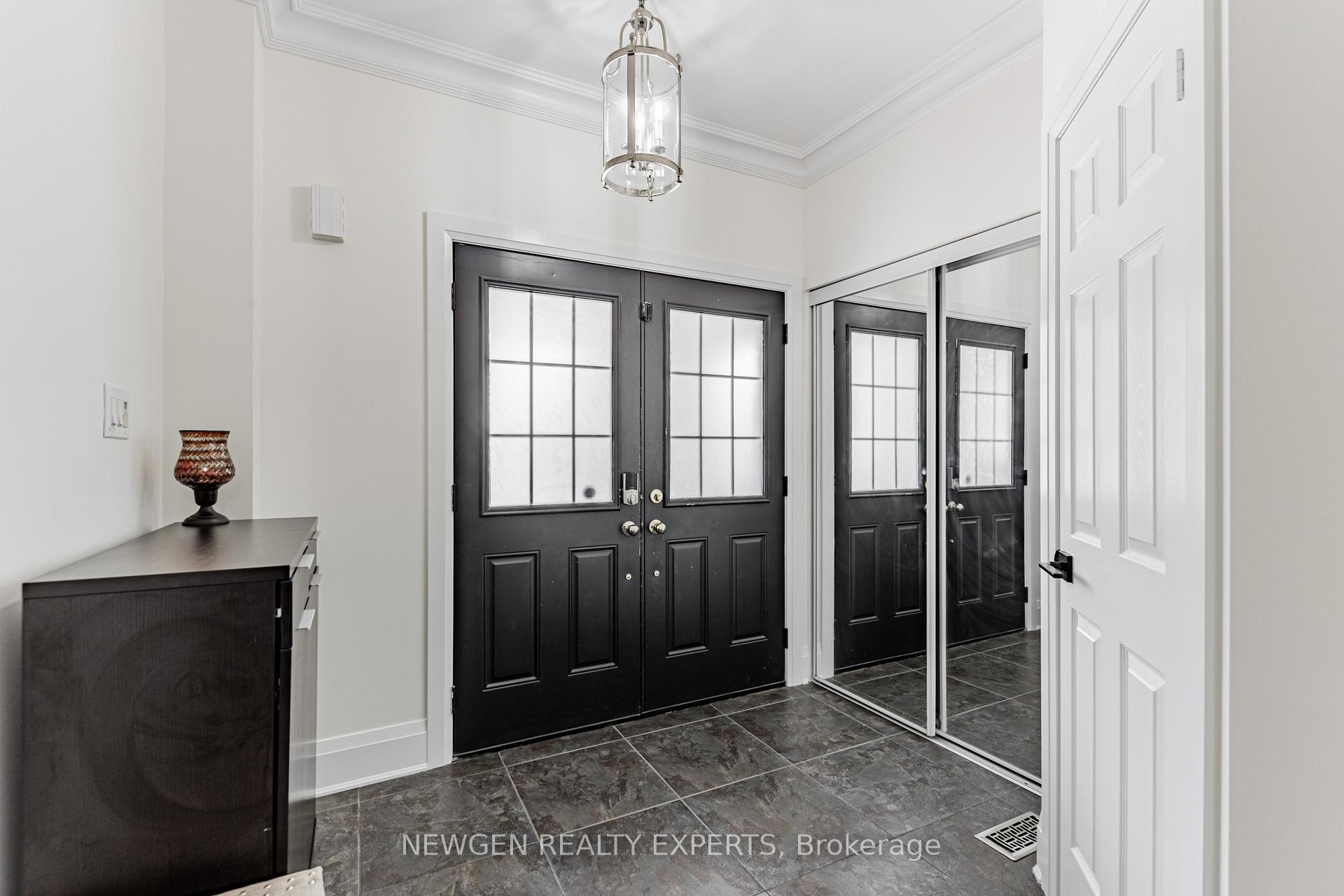 Photo 10 of 295 Petticoat Road, Vaughan, Patterson — HOMEH