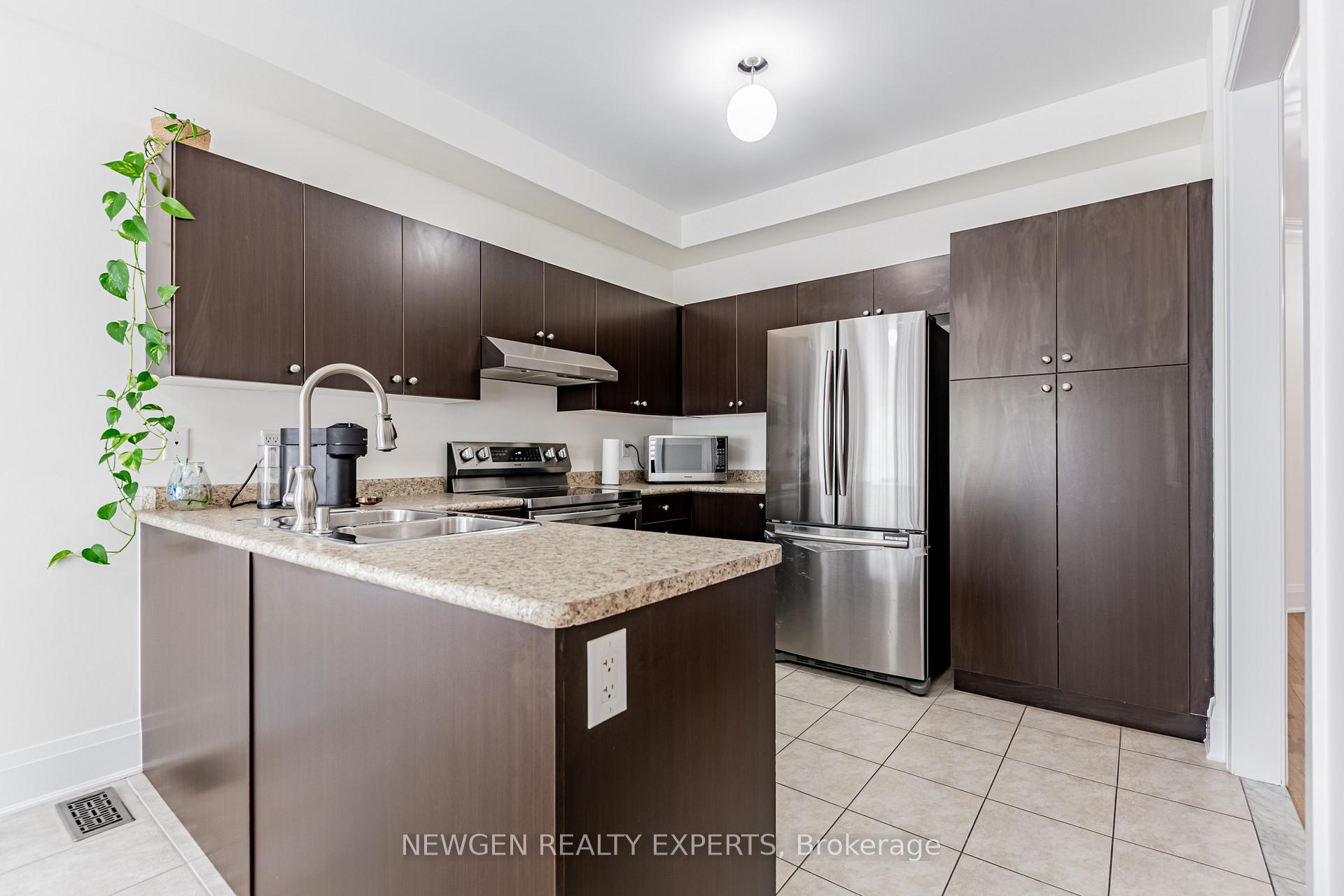 Photo 7 of 295 Petticoat Road, Vaughan, Patterson — HOMEH