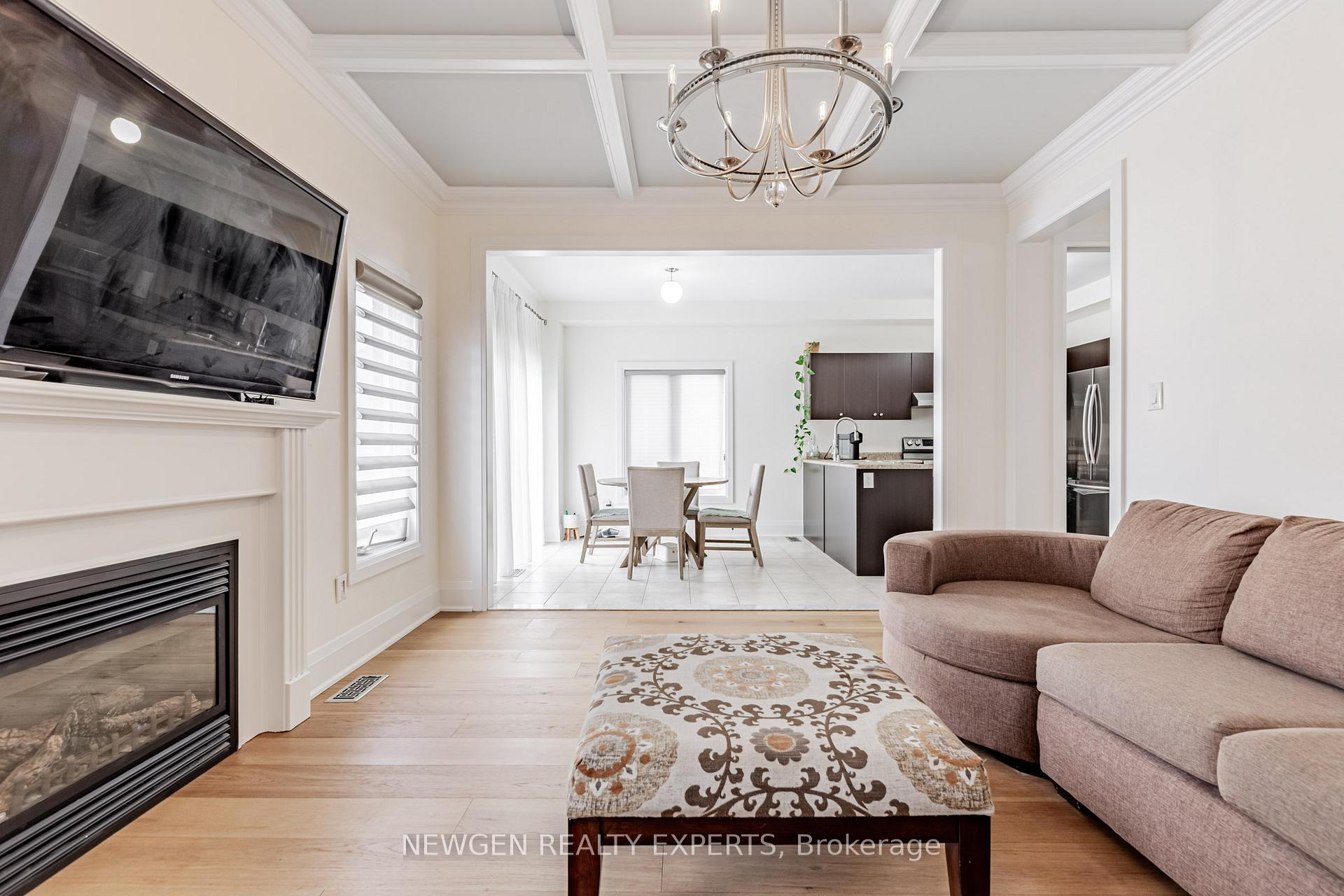 Photo 13 of 295 Petticoat Road, Vaughan, Patterson — HOMEH