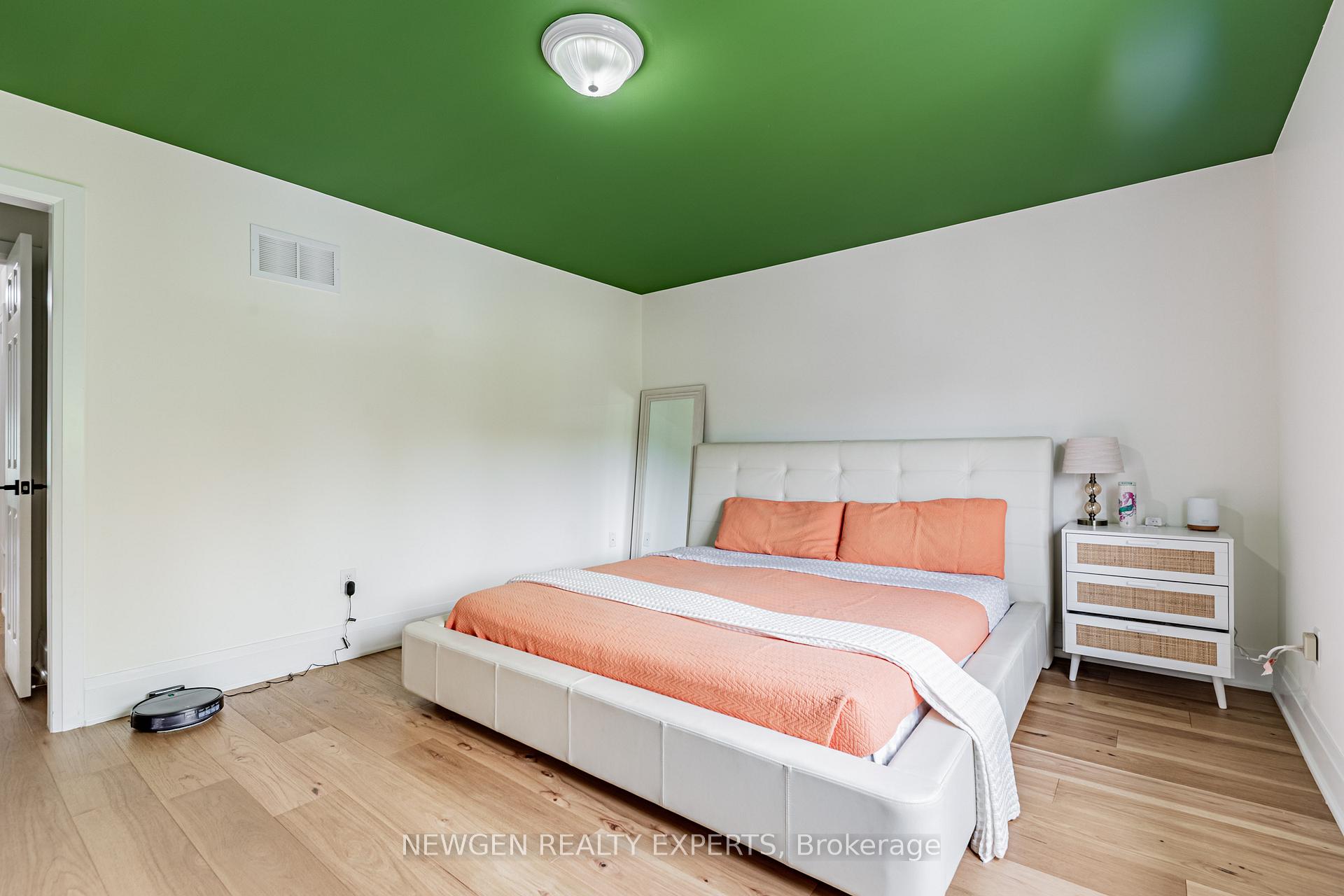 Photo 19 of 295 Petticoat Road, Vaughan, Patterson — HOMEH