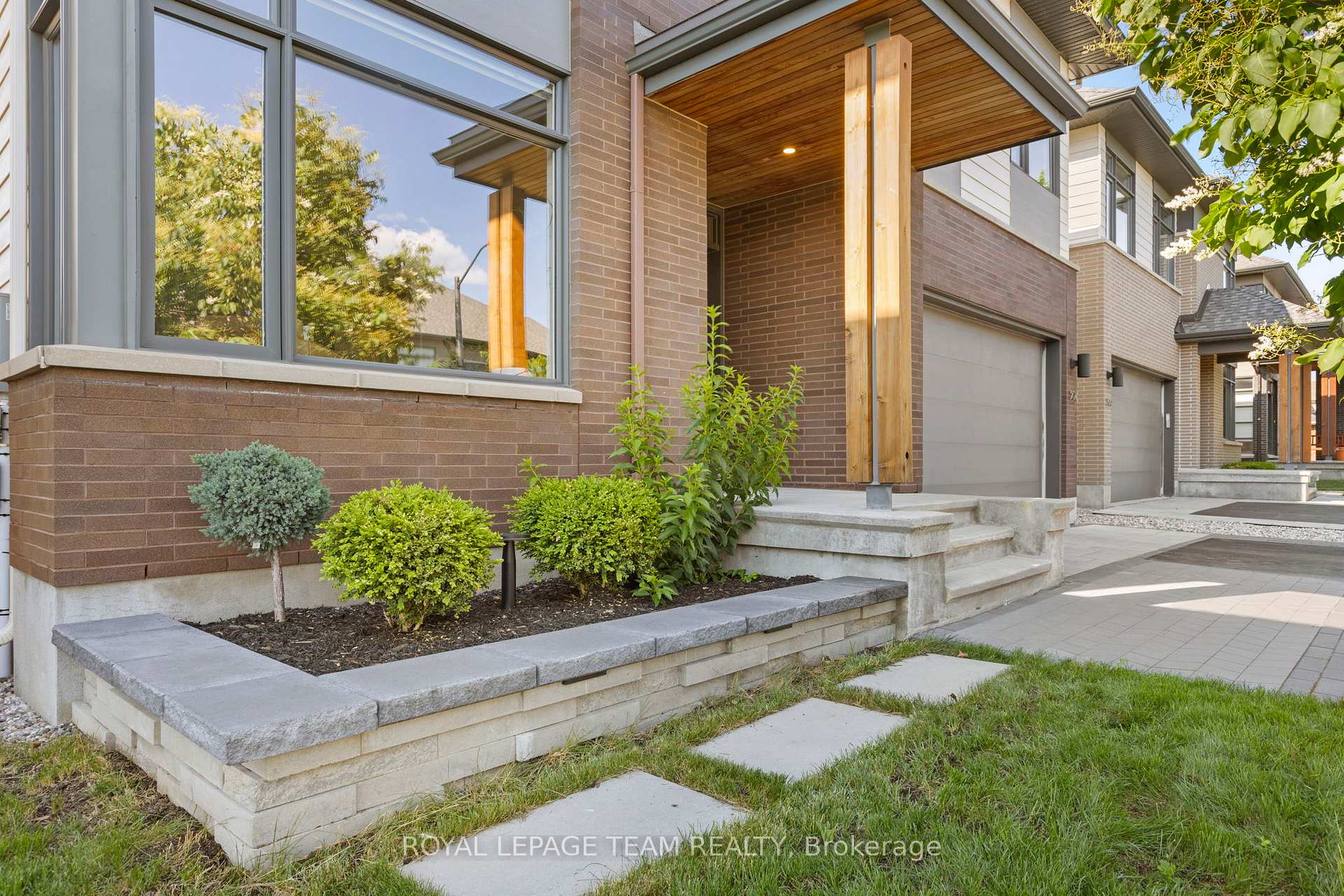 Photo 4 of 304 Long Acres Street, Ottawa, Kanata - Bridlewood — HOMEH