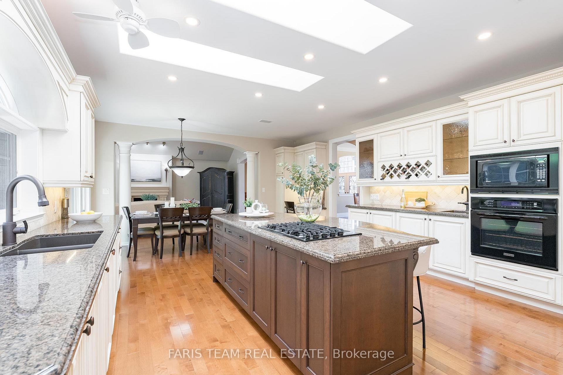 Photo 3 of 14 Lloyd Cook Drive W, Springwater, Minesing — HOMEH