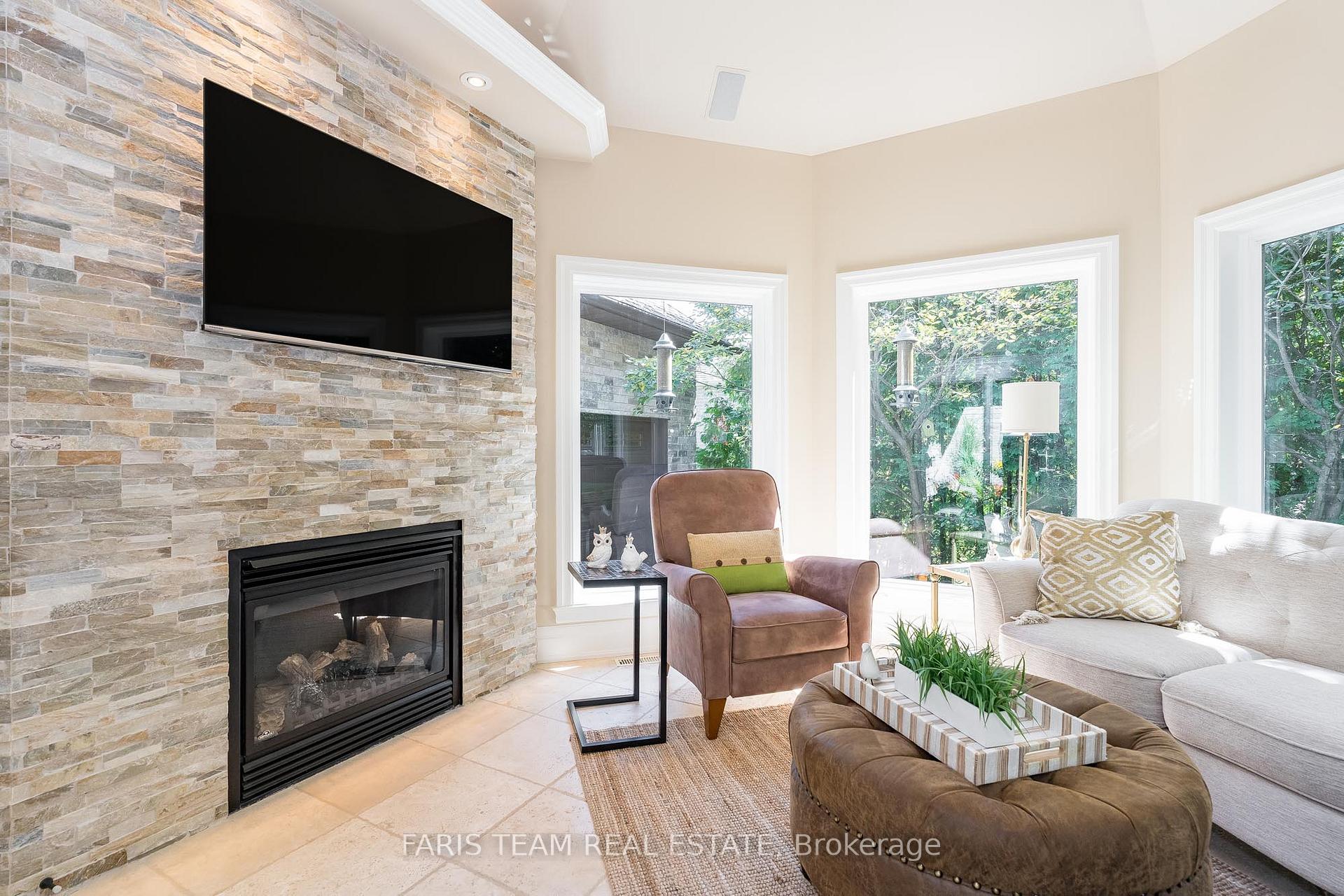 Photo 6 of 14 Lloyd Cook Drive W, Springwater, Minesing — HOMEH