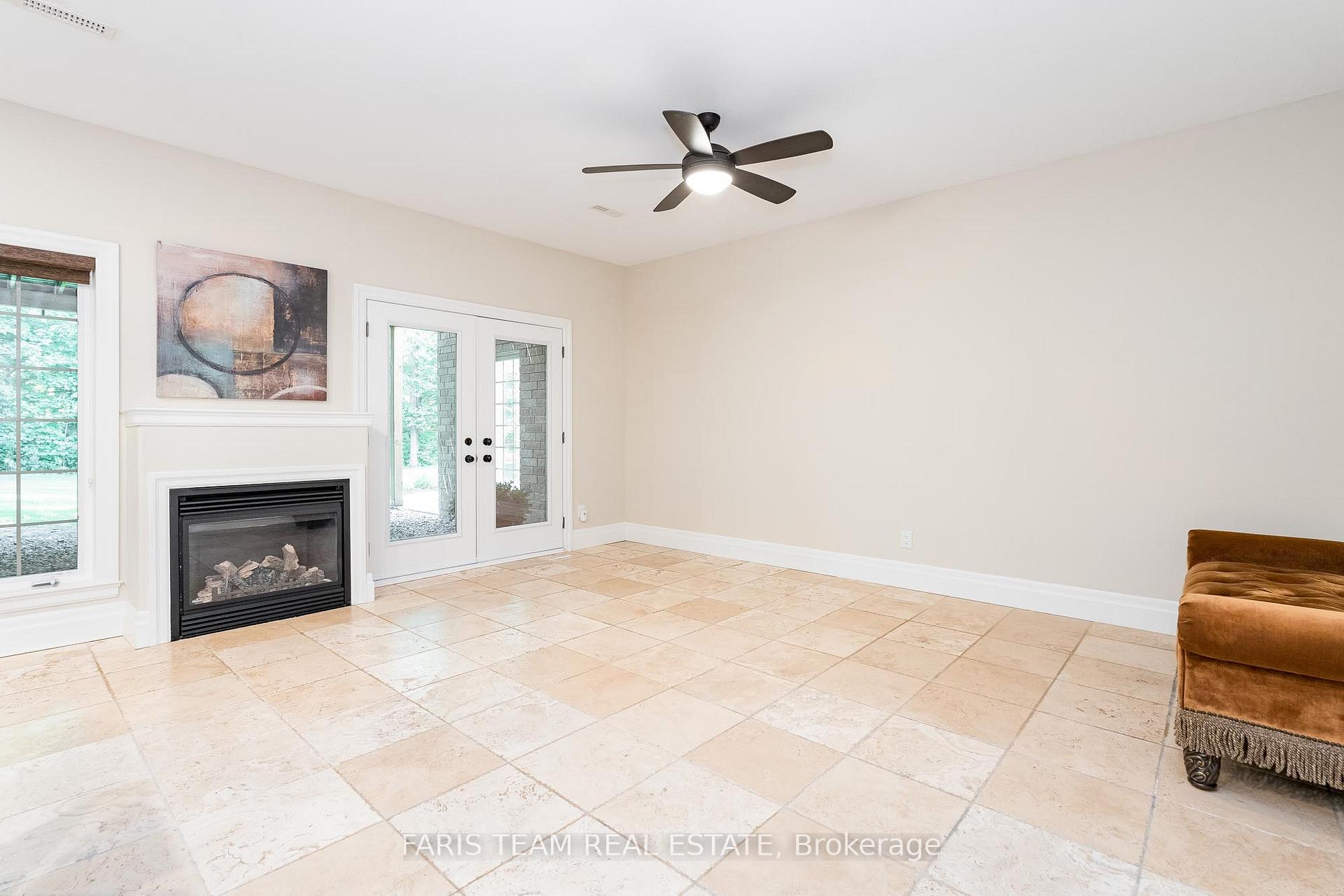 Photo 16 of 14 Lloyd Cook Drive W, Springwater, Minesing — HOMEH