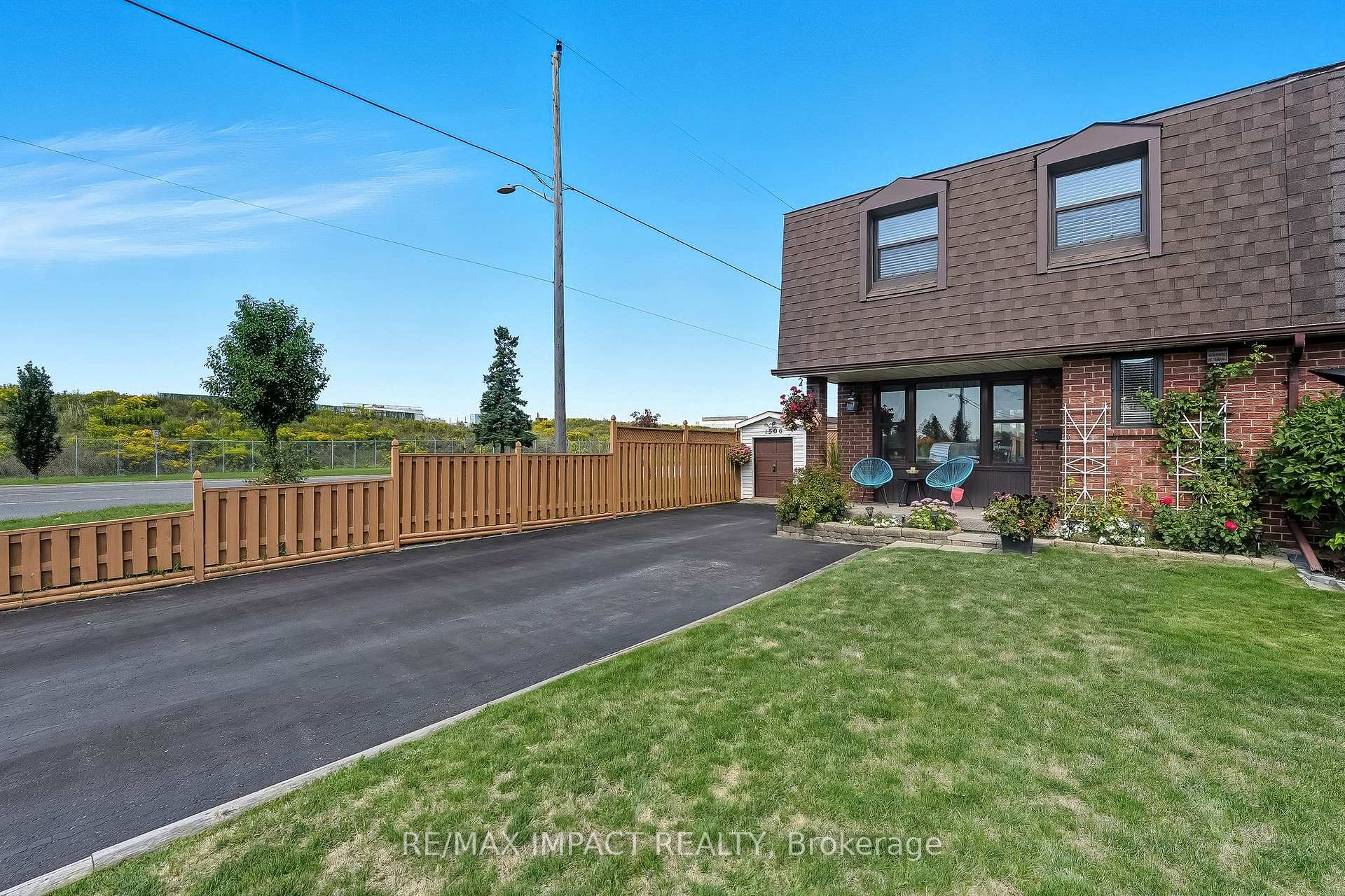 Photo 2 of 1506 Fenelon Crescent, Oshawa, Lakeview — HOMEH
