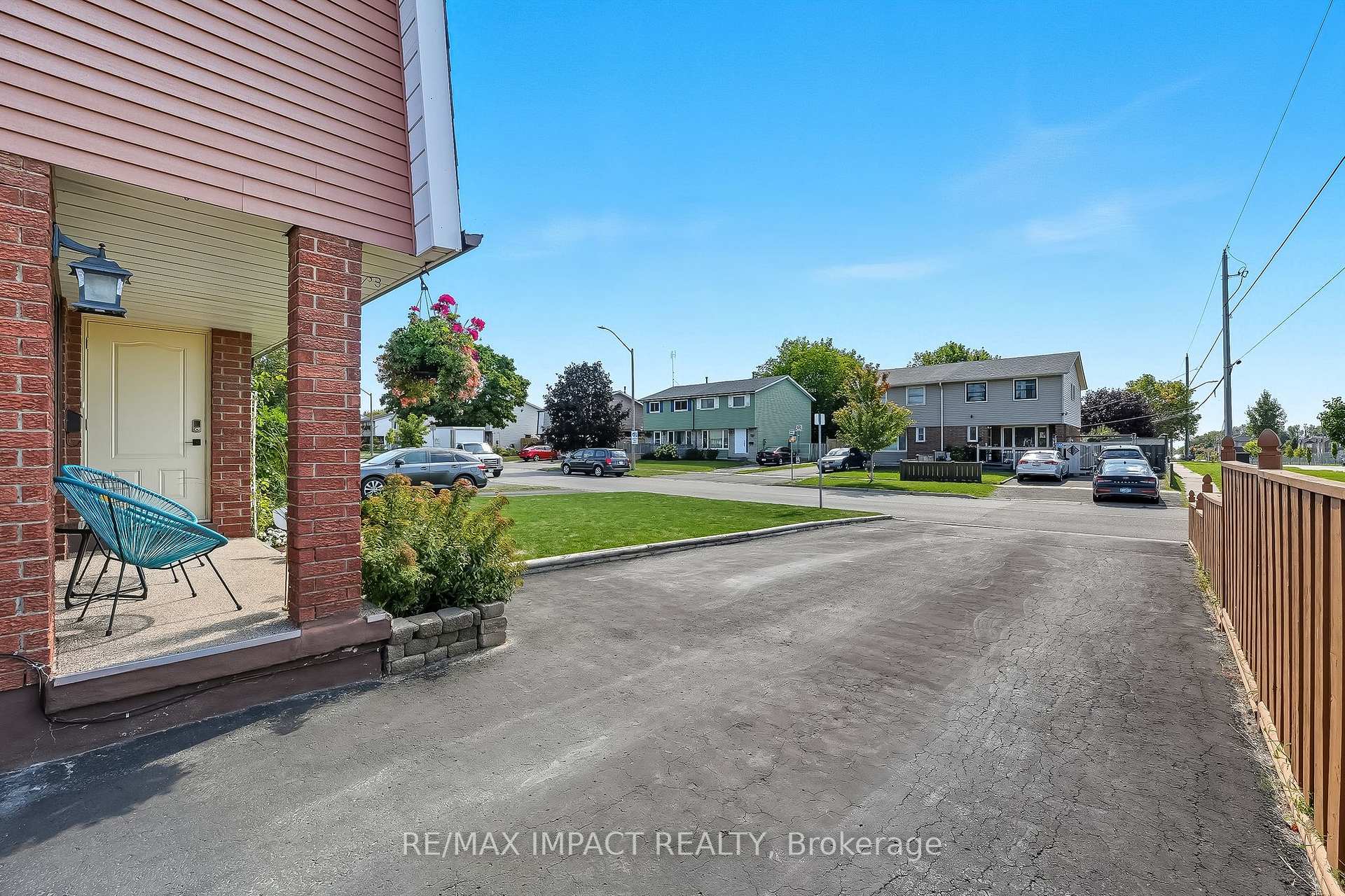 Photo 4 of 1506 Fenelon Crescent, Oshawa, Lakeview — HOMEH