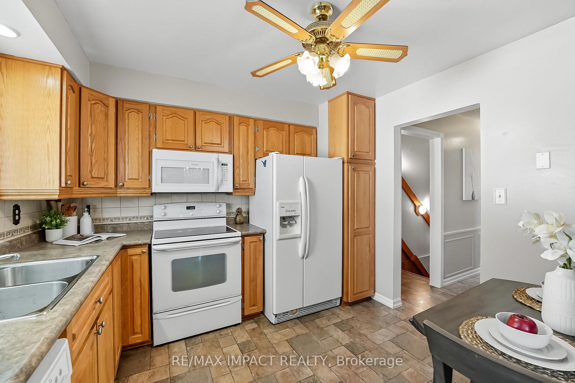 Photo 20 of 1506 Fenelon Crescent, Oshawa, Lakeview — HOMEH