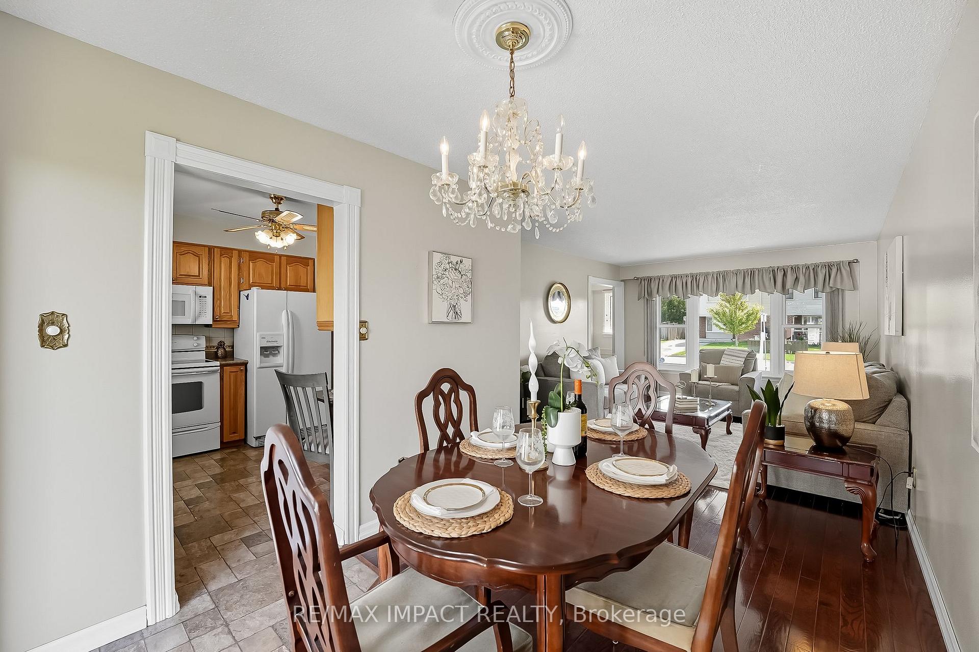 Photo 12 of 1506 Fenelon Crescent, Oshawa, Lakeview — HOMEH