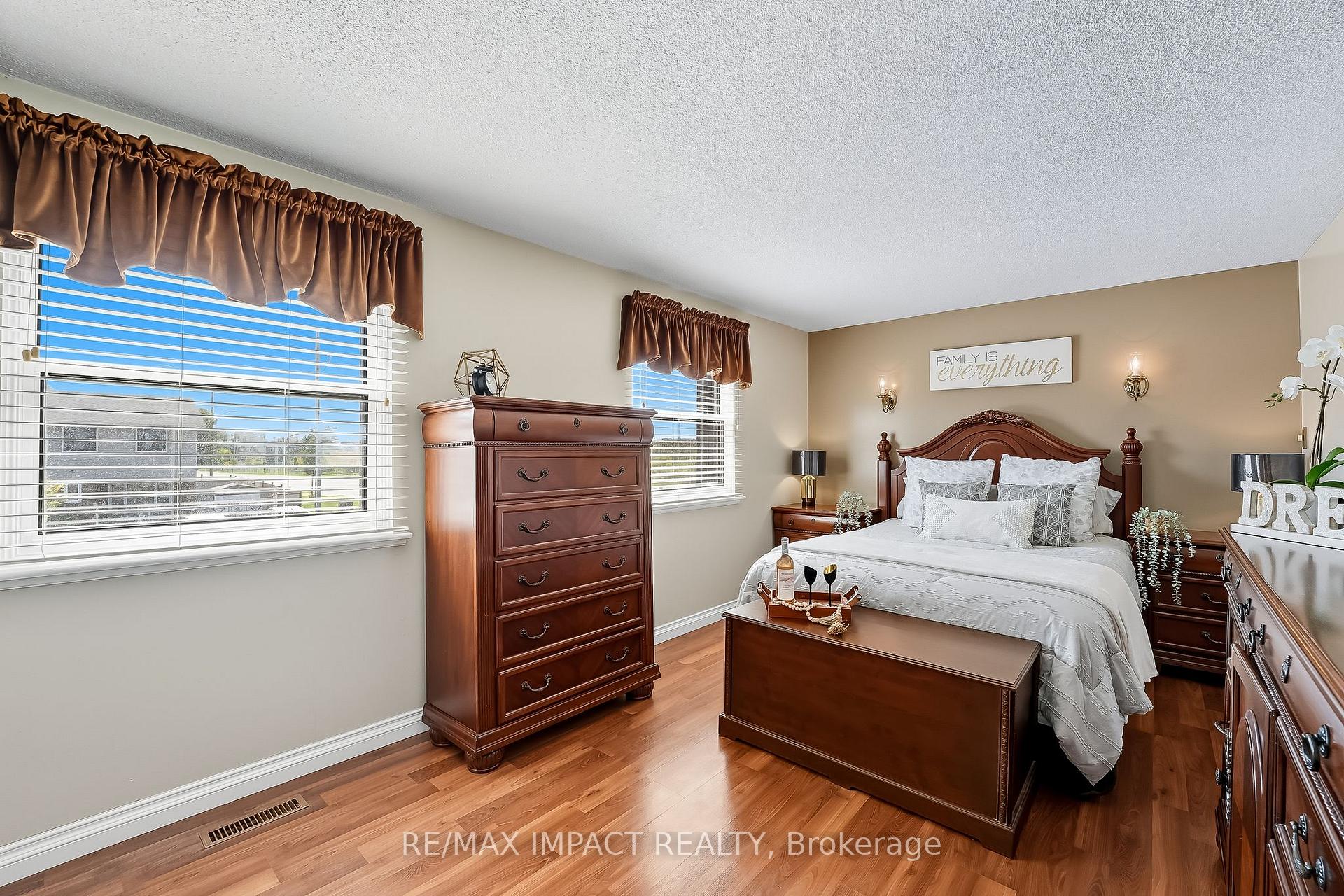 Photo 19 of 1506 Fenelon Crescent, Oshawa, Lakeview — HOMEH